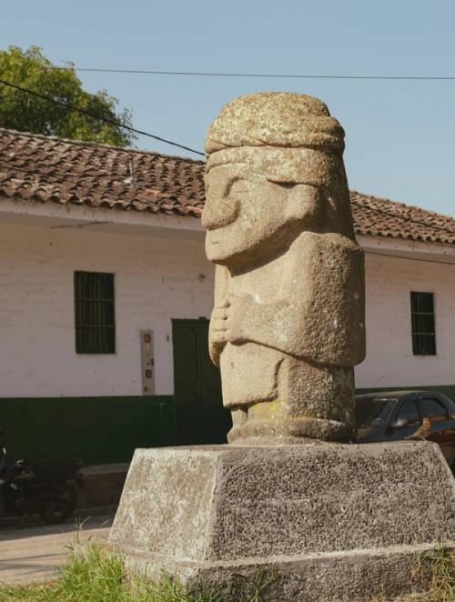 statua san agustin