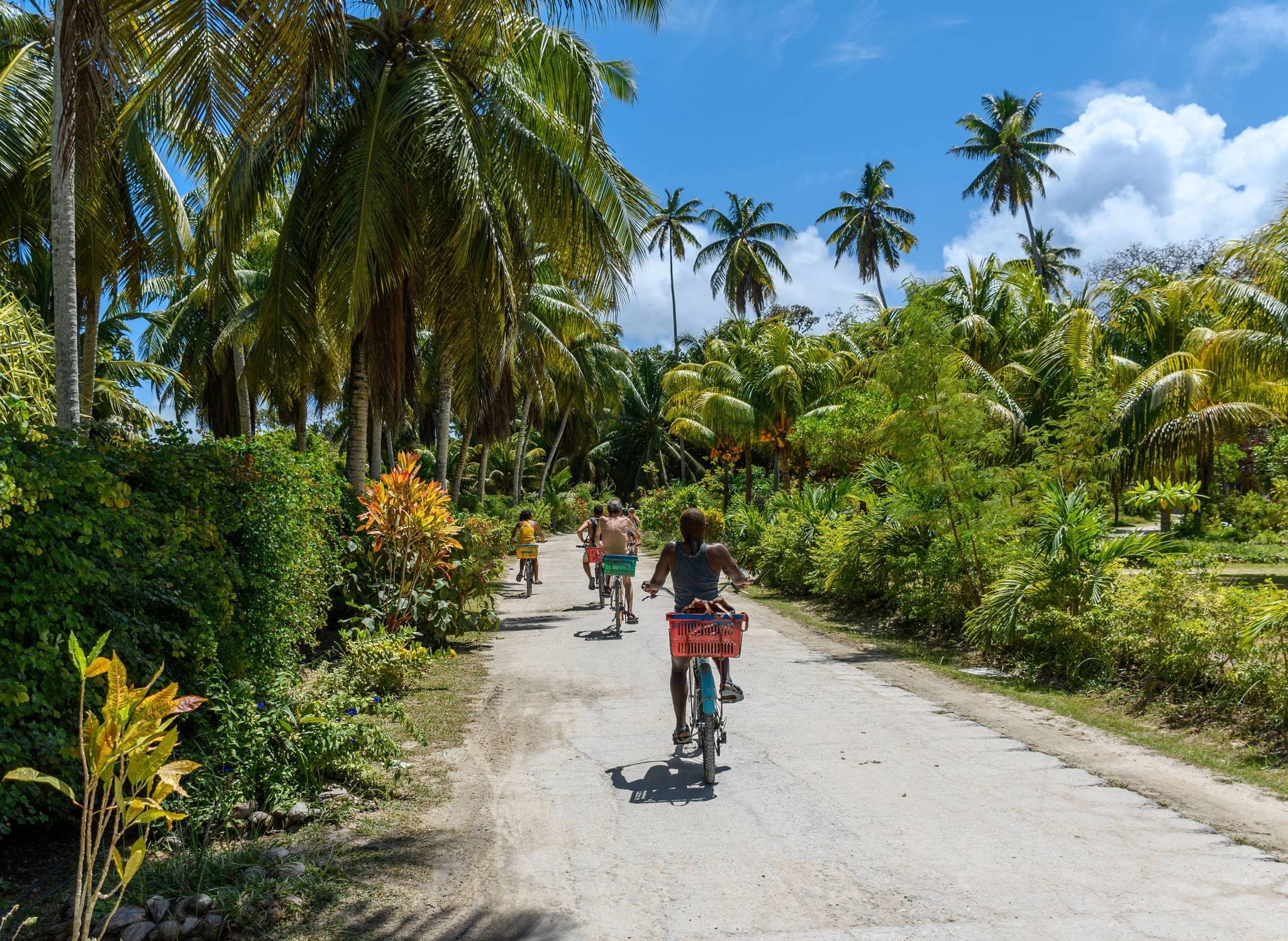 la digue persone in bici