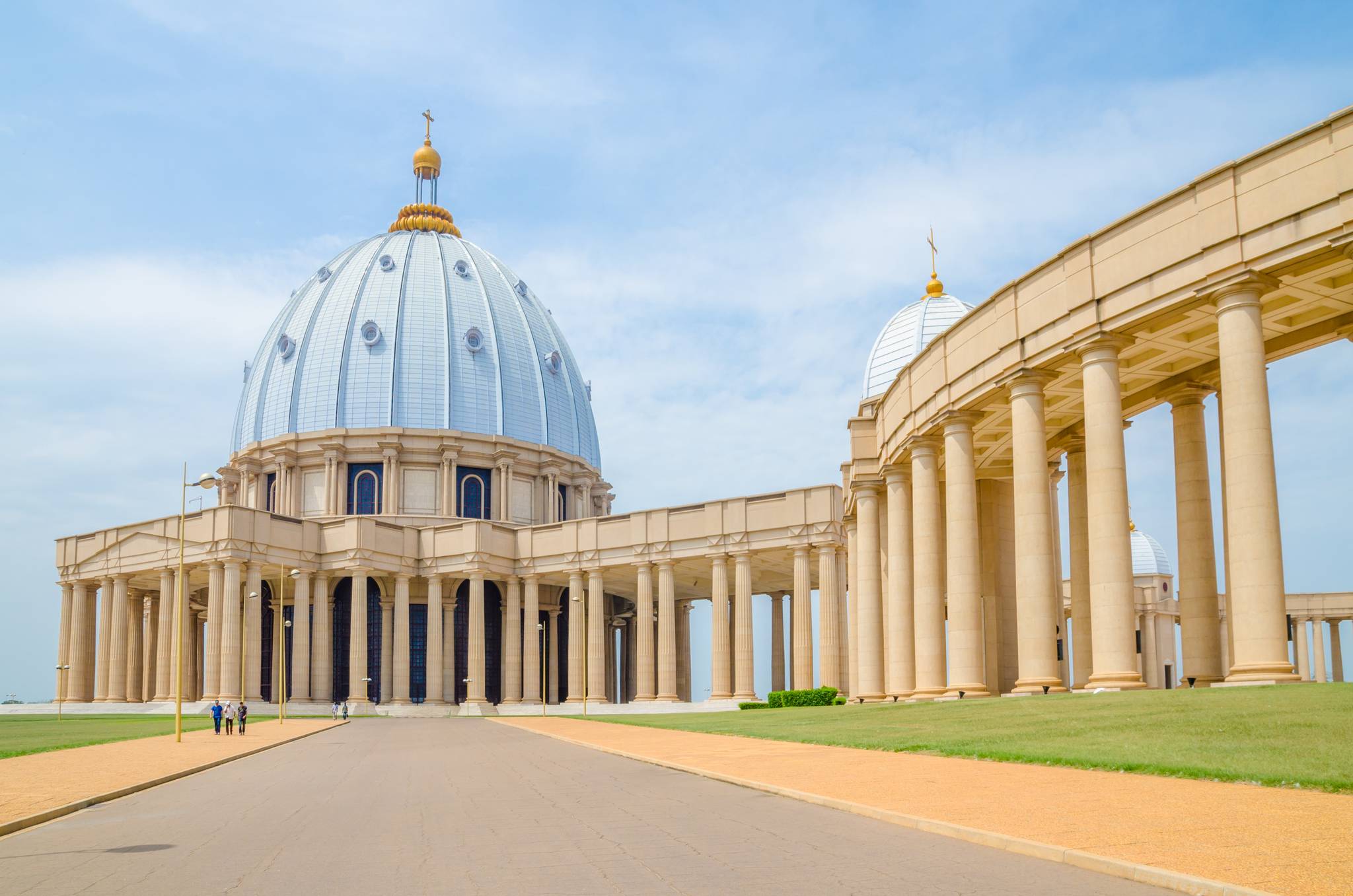 basilica della madonna della pace costa d avorio