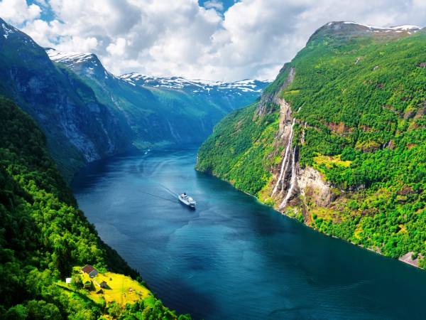 Tra i fiordi della Norvegia cover