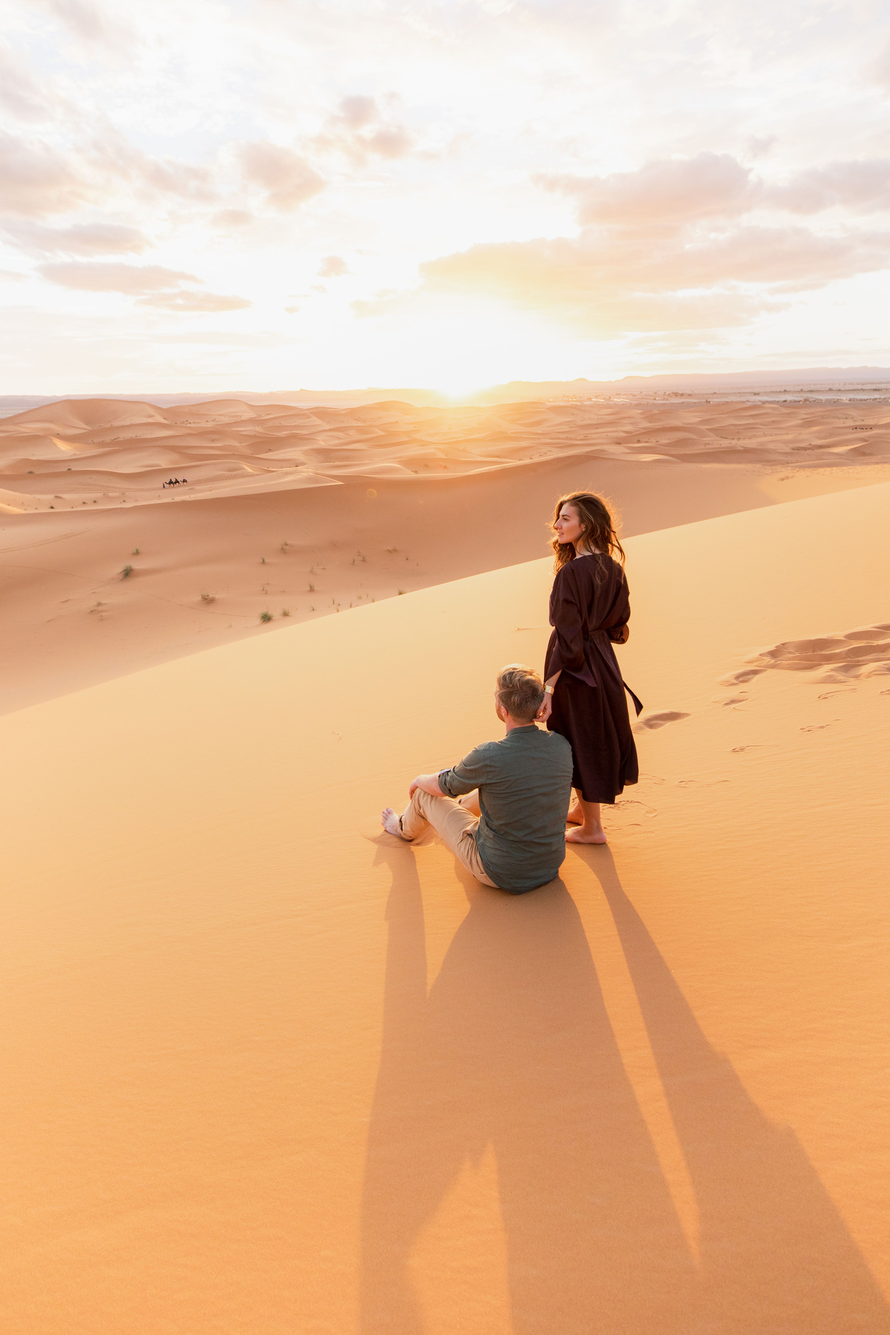 coppia nel deserto di dubai