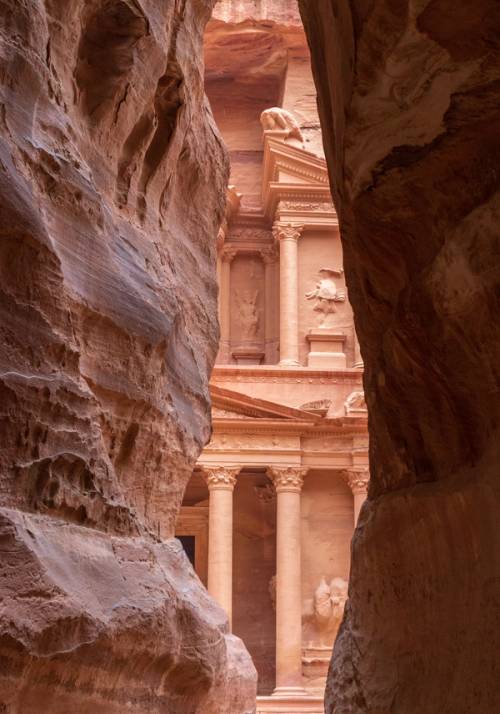 glimpse of Petra