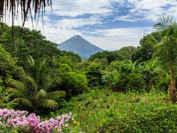 Tour del Nicaragua: Vulcani e Laghi cover
