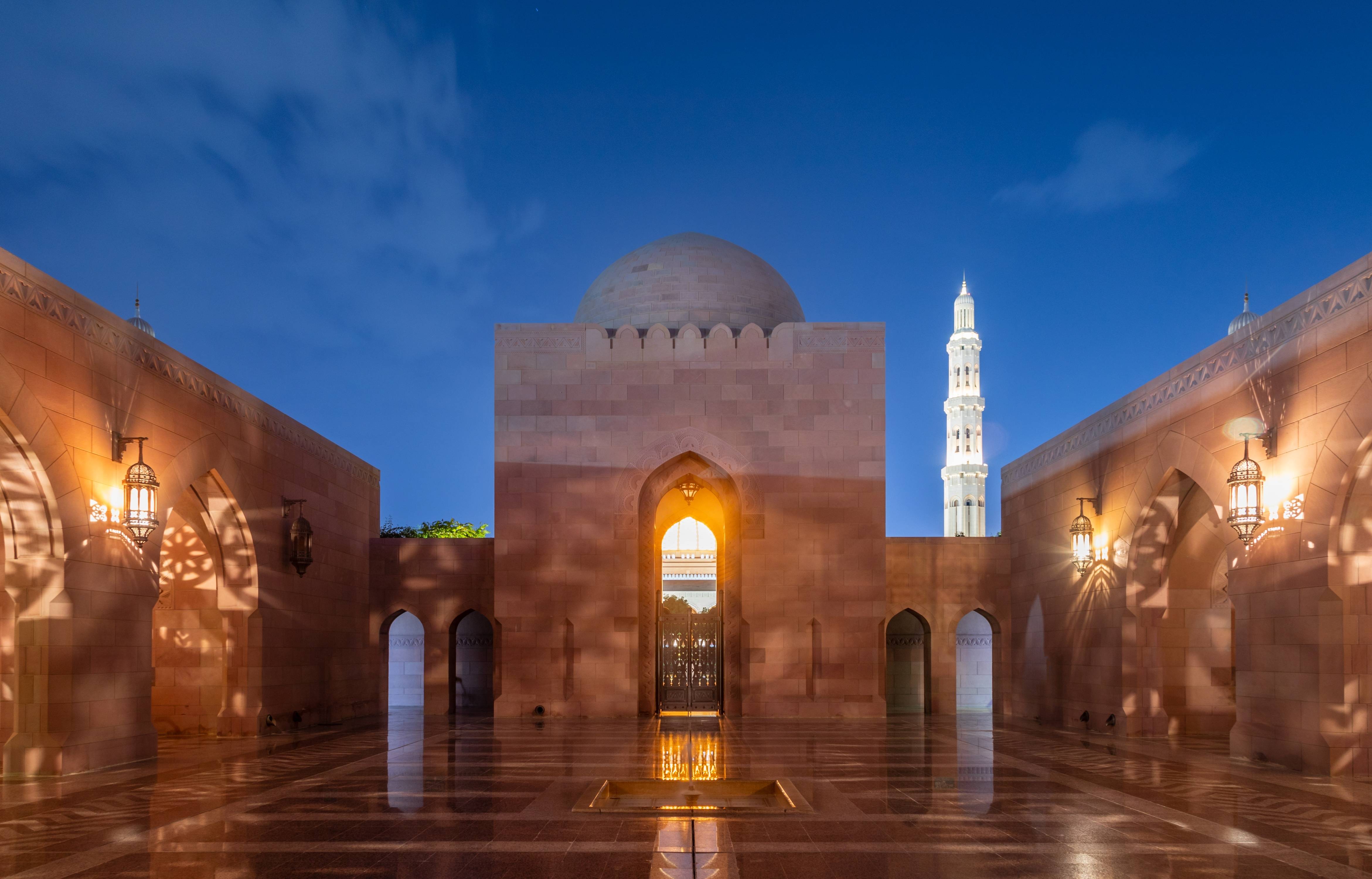 sultan qaboos grand mosque muscat