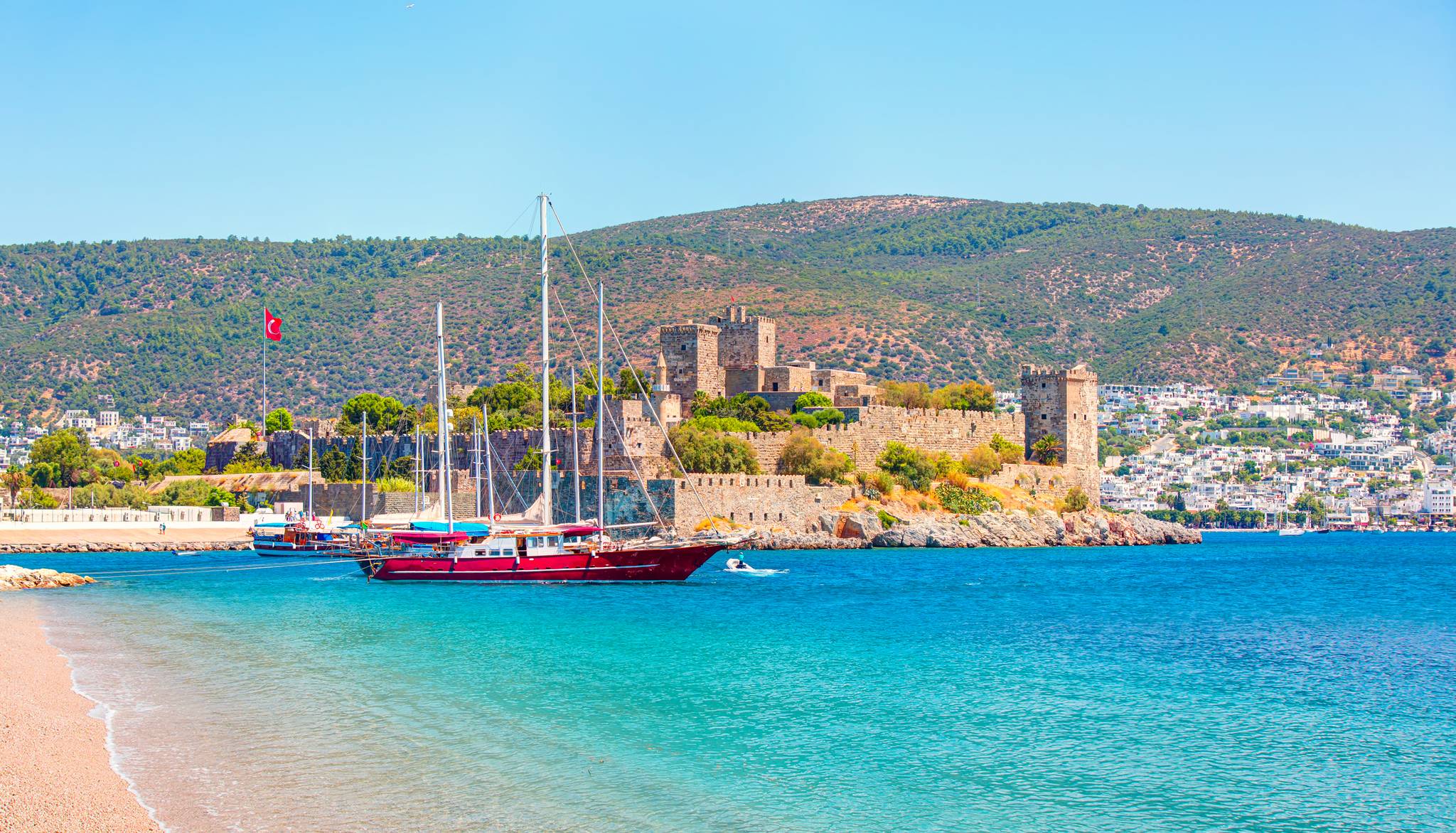 porto di bodrum con castello sullo sfondo