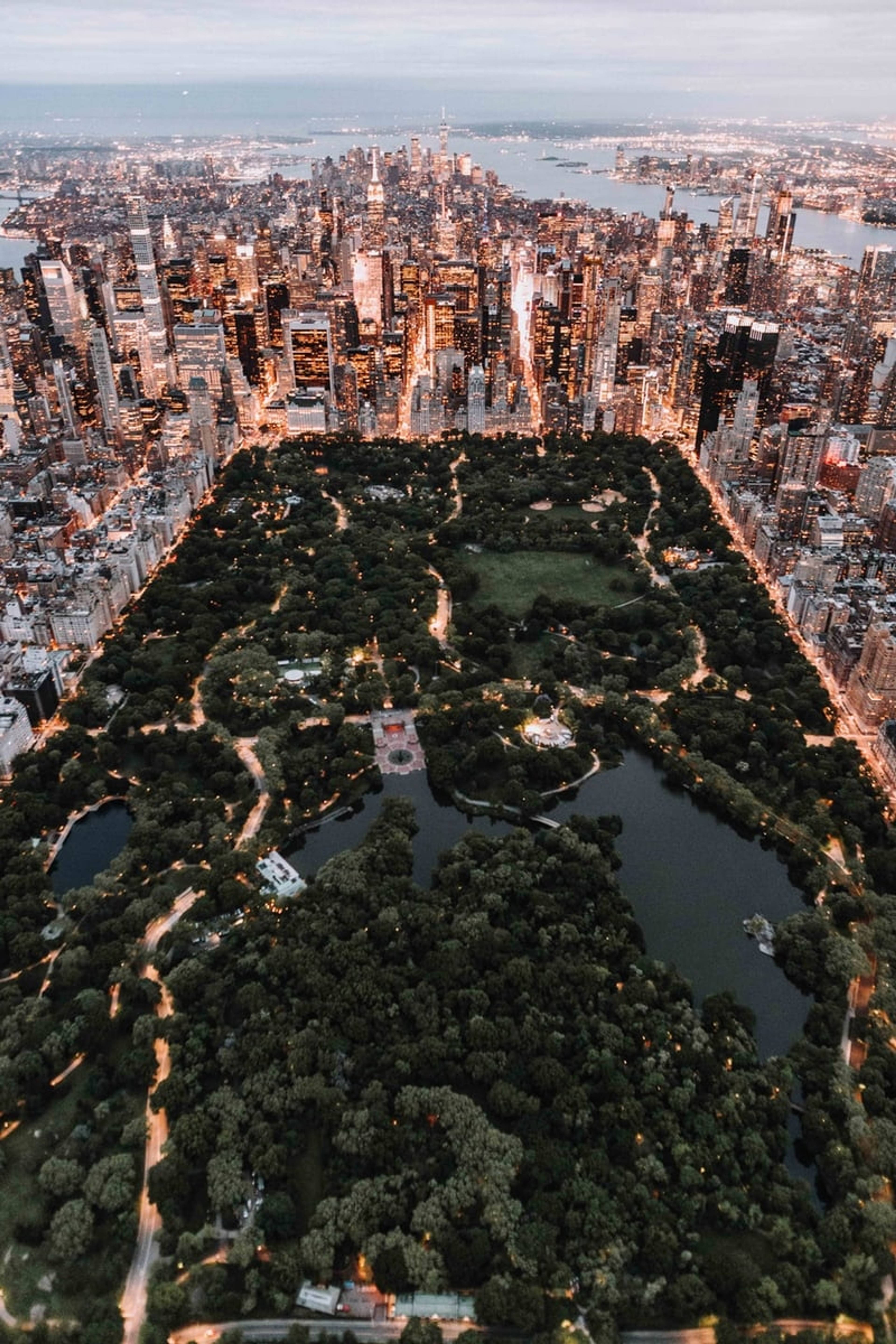 Vista panoramica sulla città di New York di notte