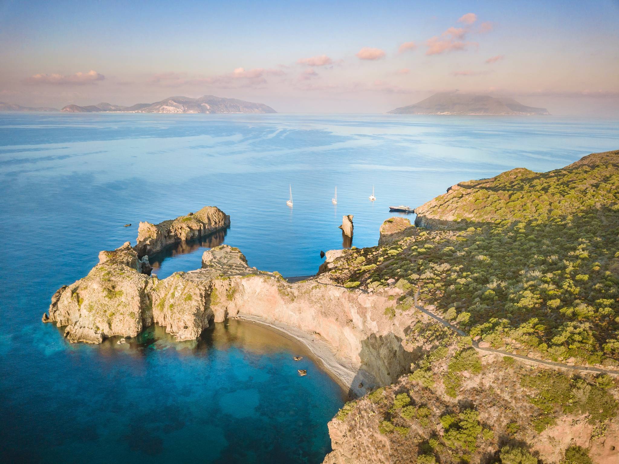 costa di panarea 