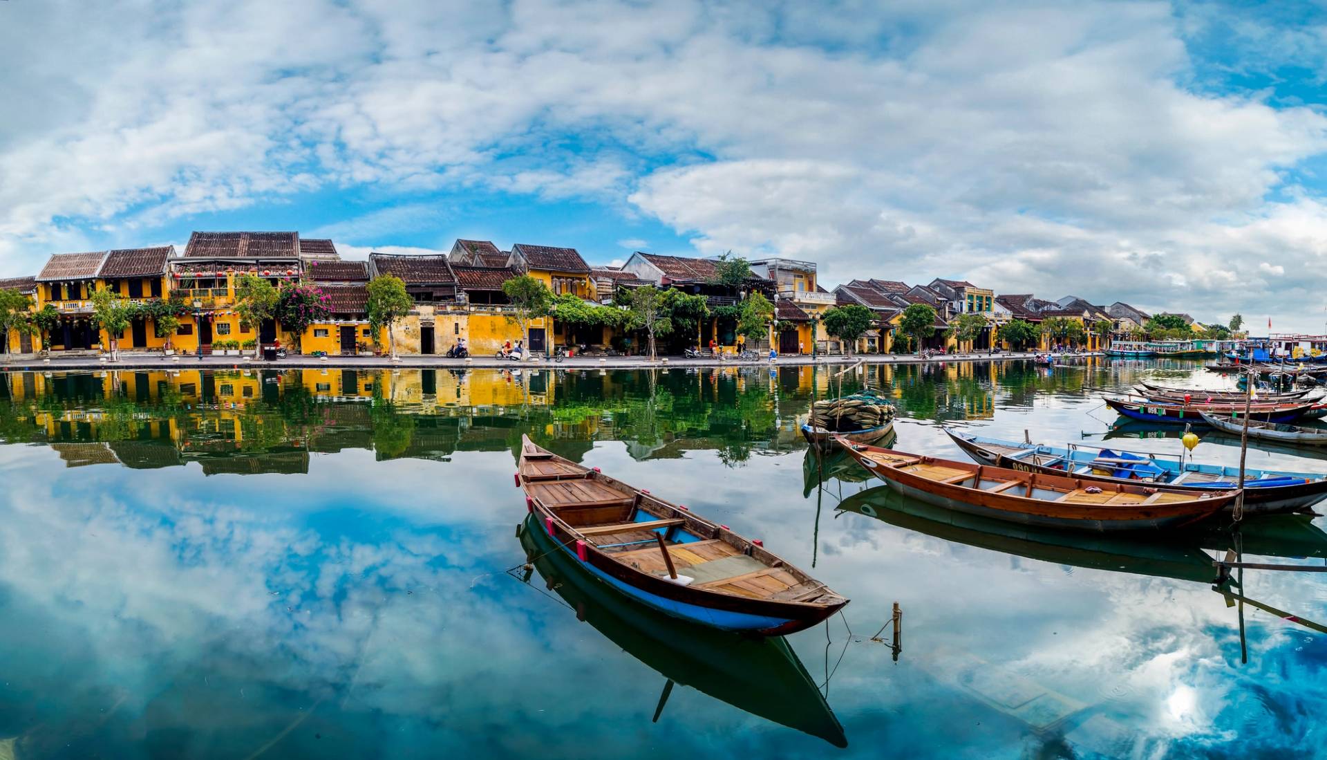barche sul fiume