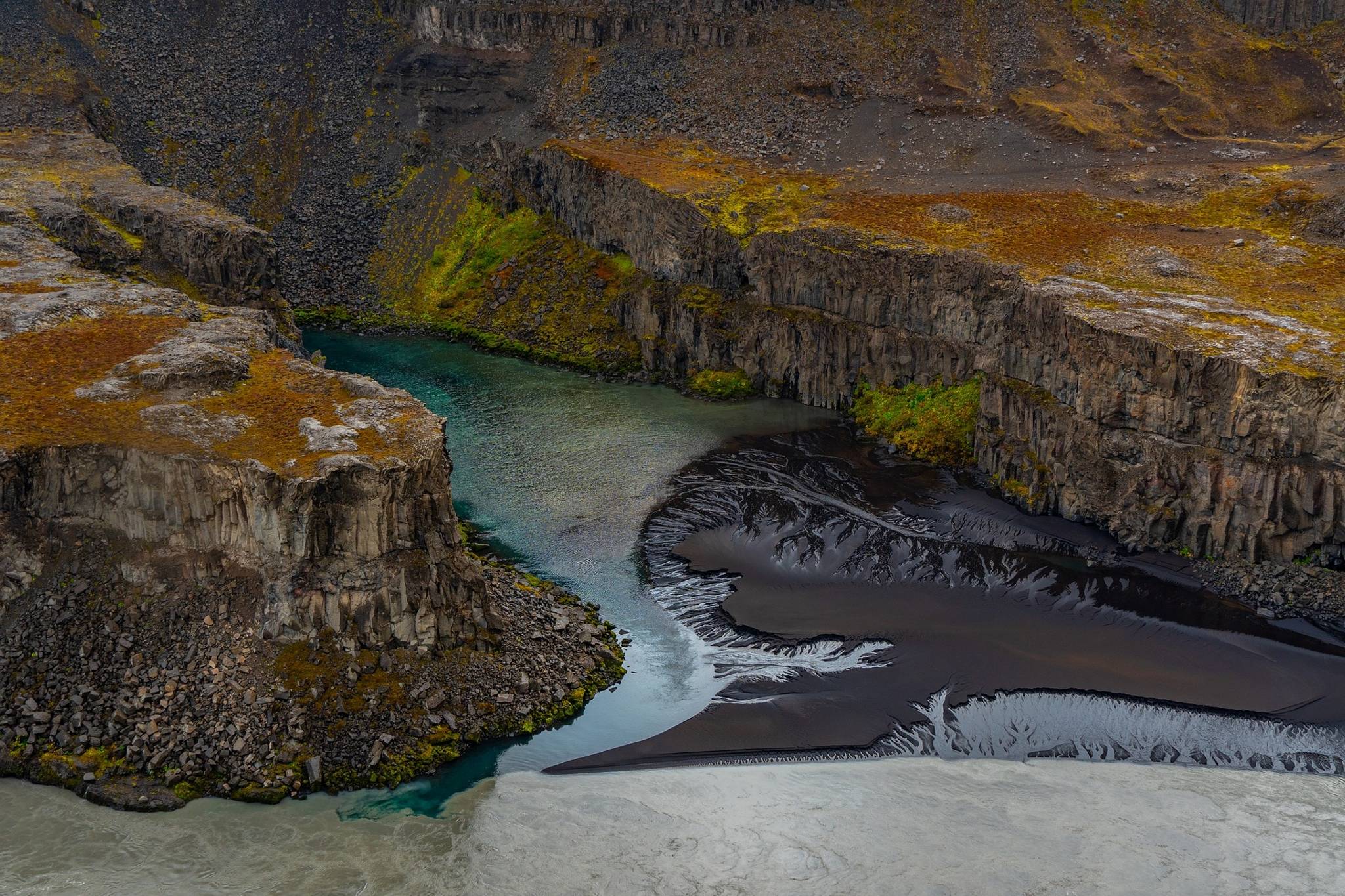 spiaggia di sabbia nera in islanda