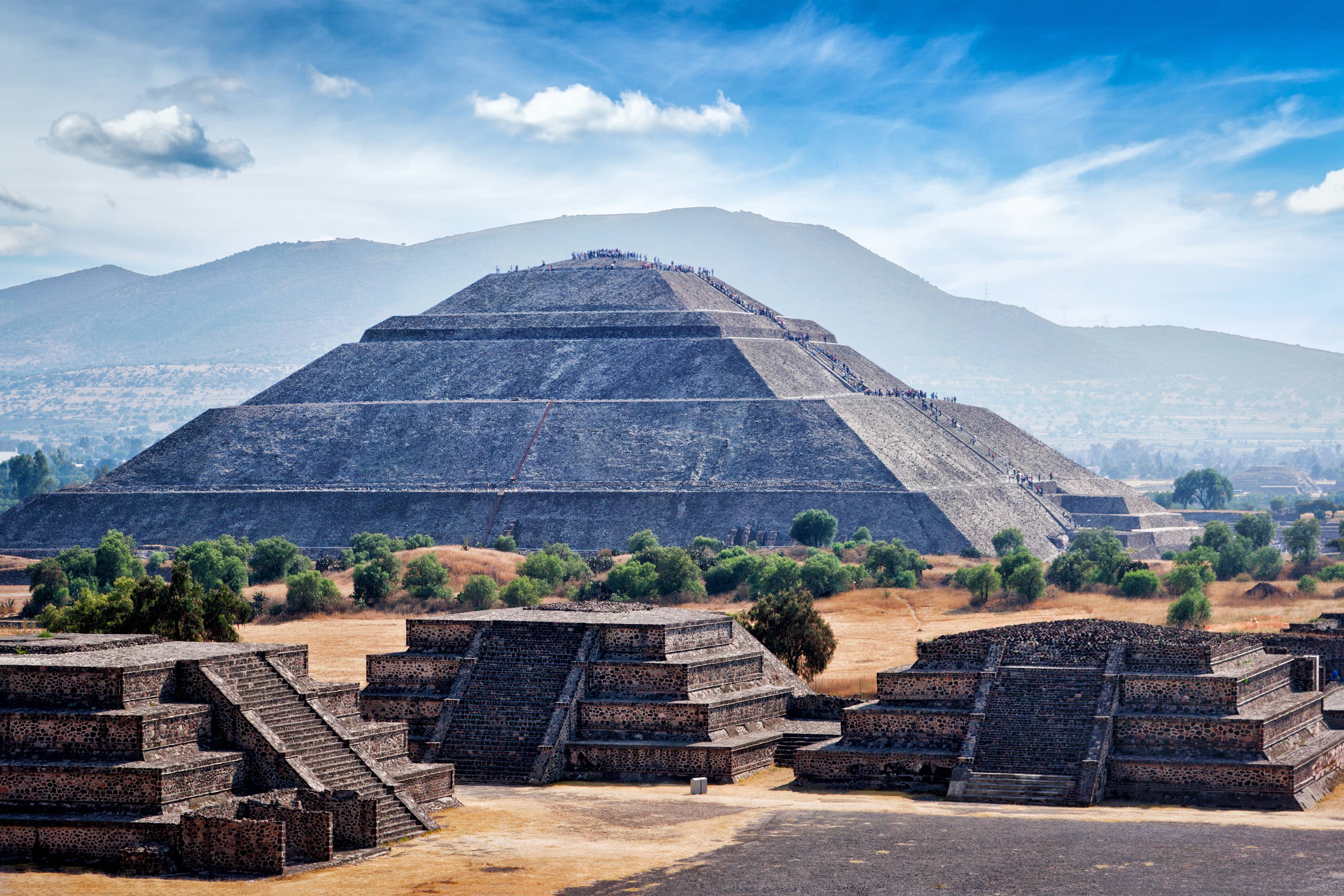 Piramidi a gradoni Maya in Messico