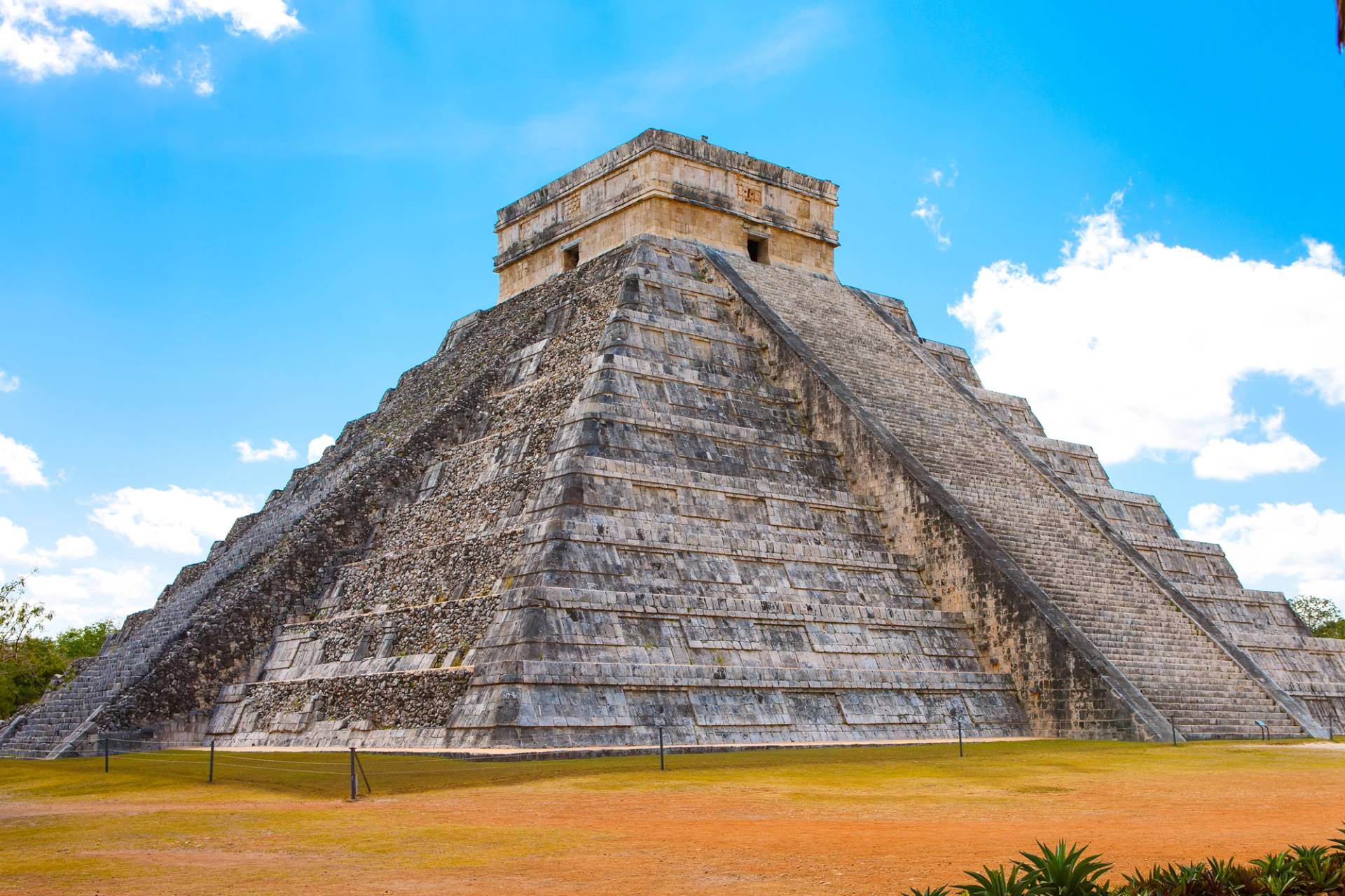 piramide maya in messico