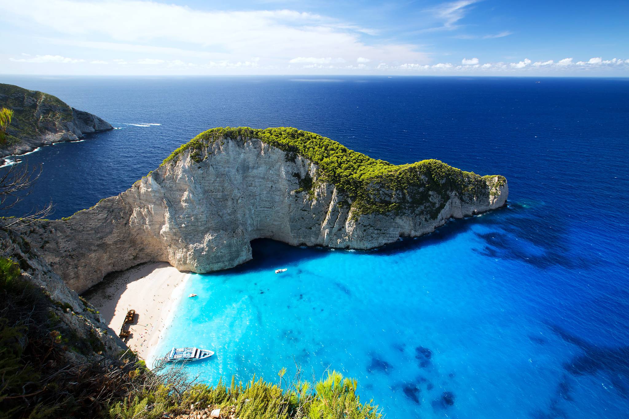 spiaggia con relitto a zante