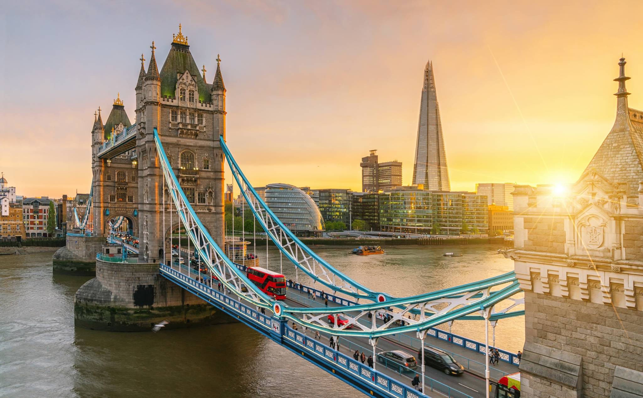 tower bridge al tramonto londra