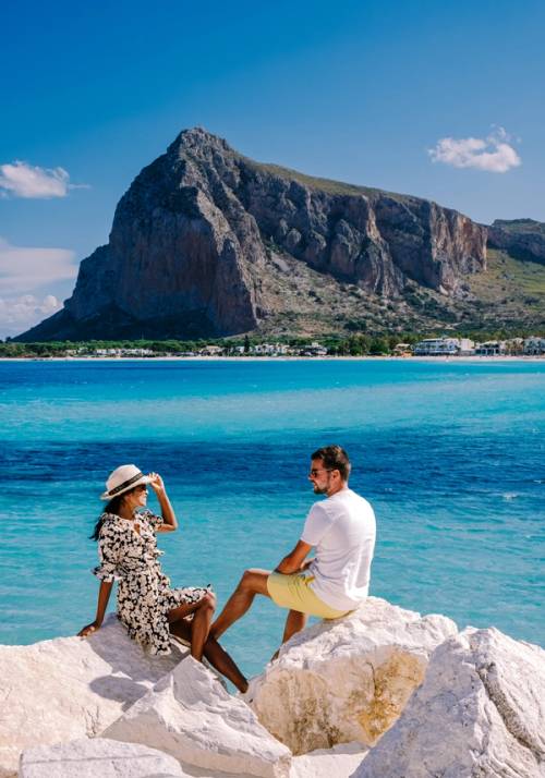 coppia la mare in sicilia