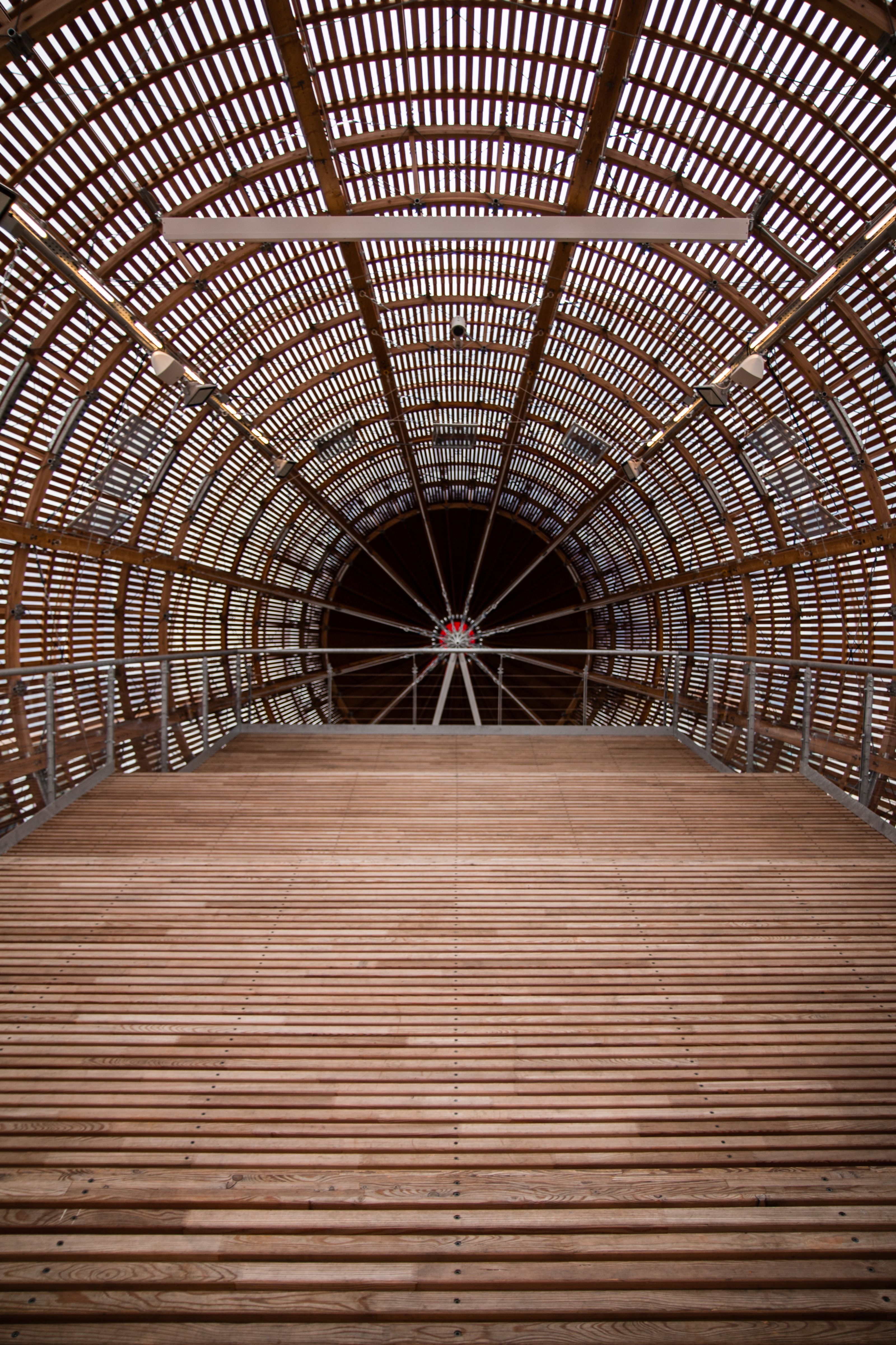 interno gulliver airship a praga