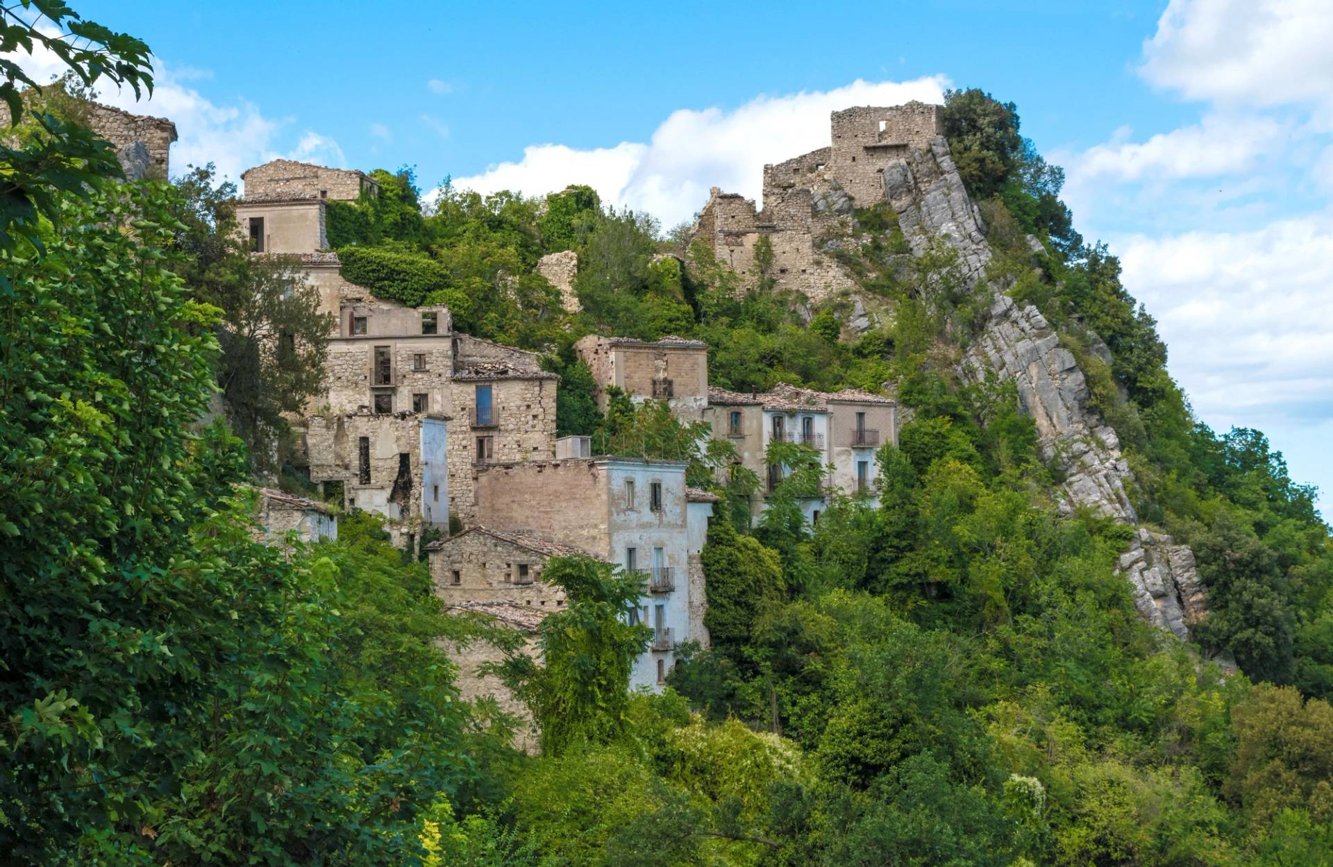 antico borgo di montebello sul sangro in abruzzo