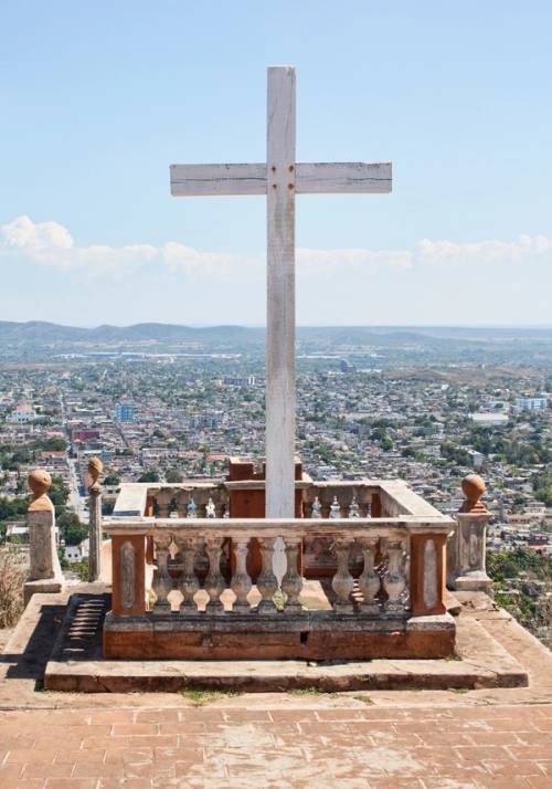 loma de la cruz a holguin