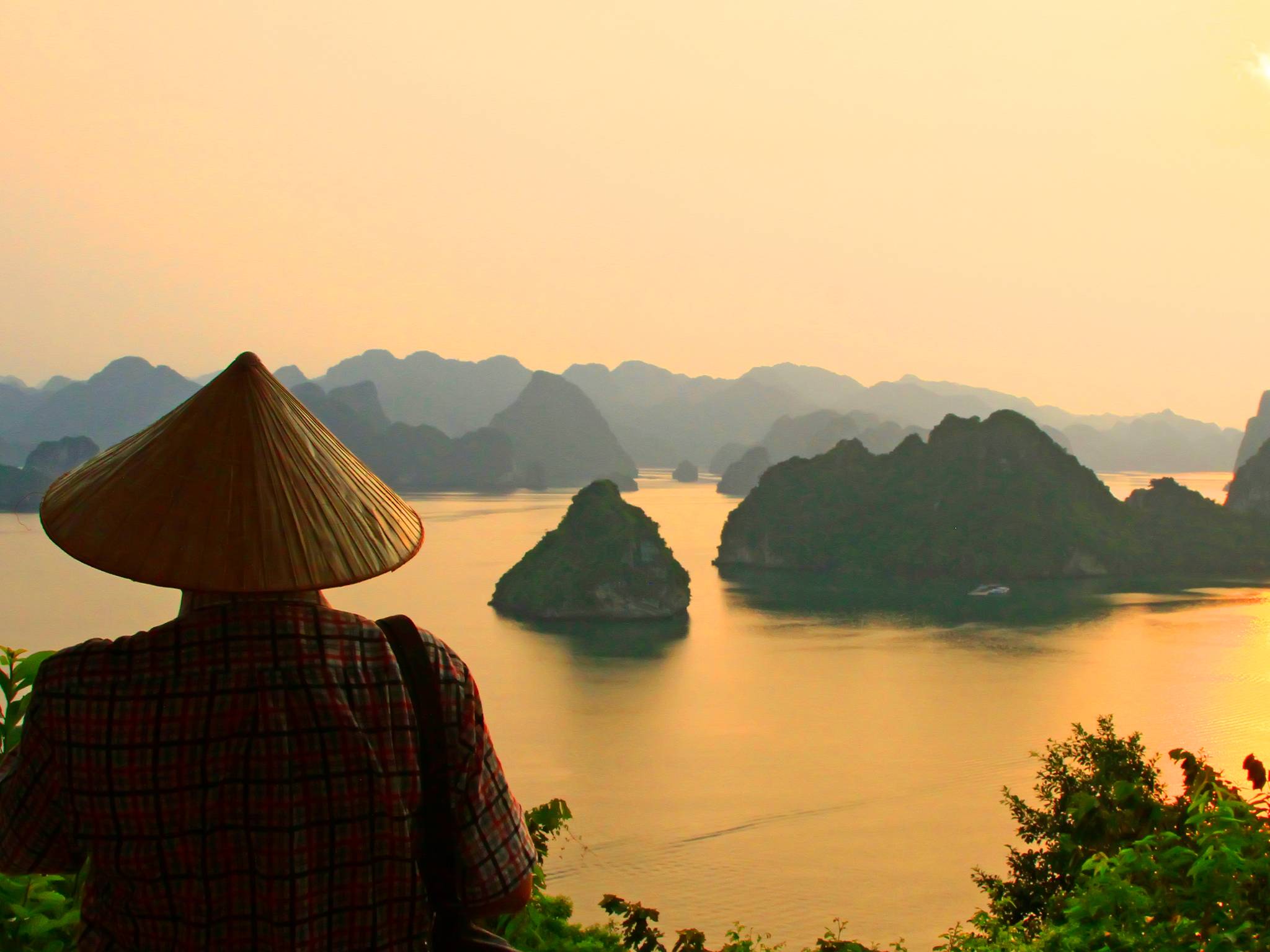 Essential Vietnam Tour cover