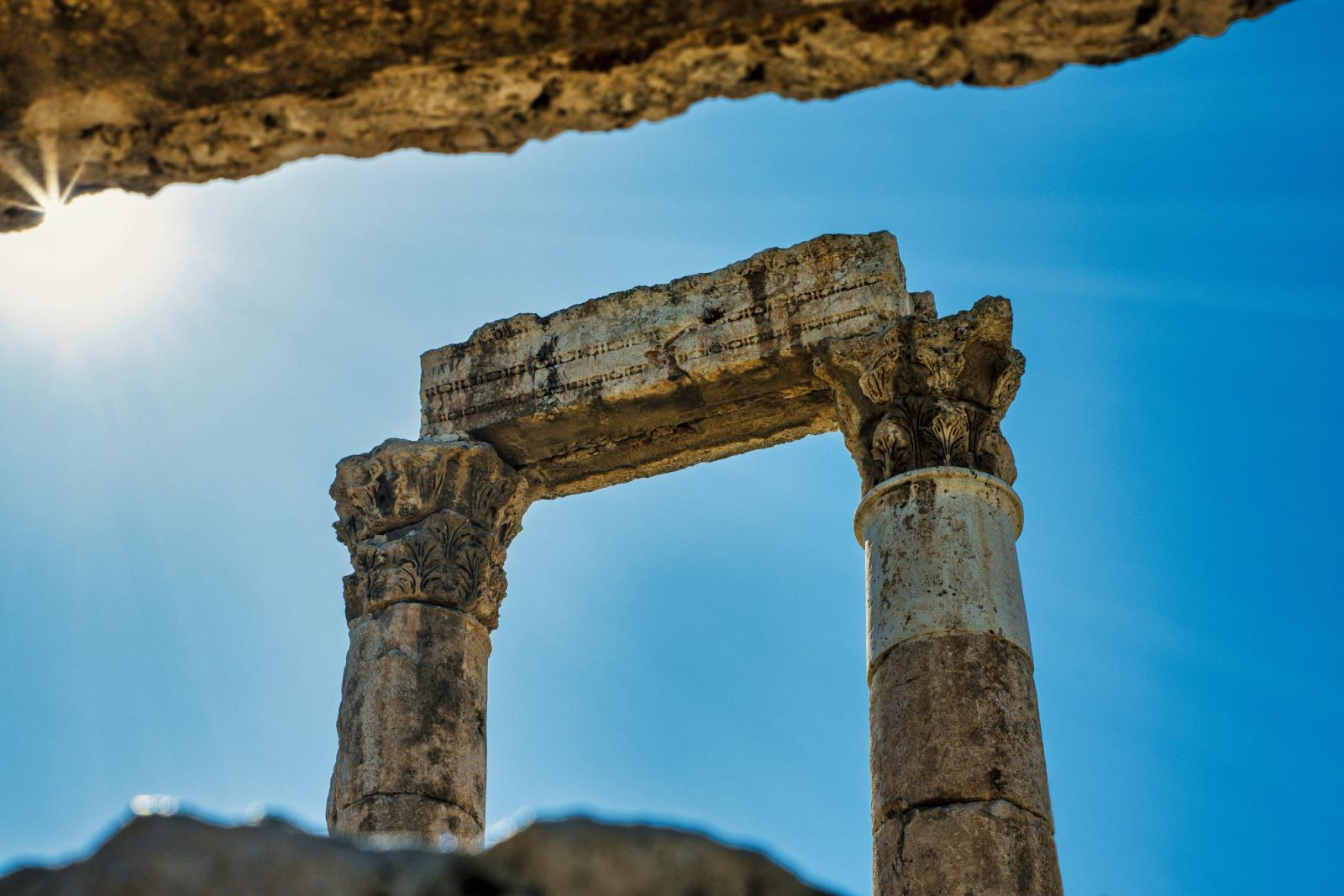 colonne e resti archeologici