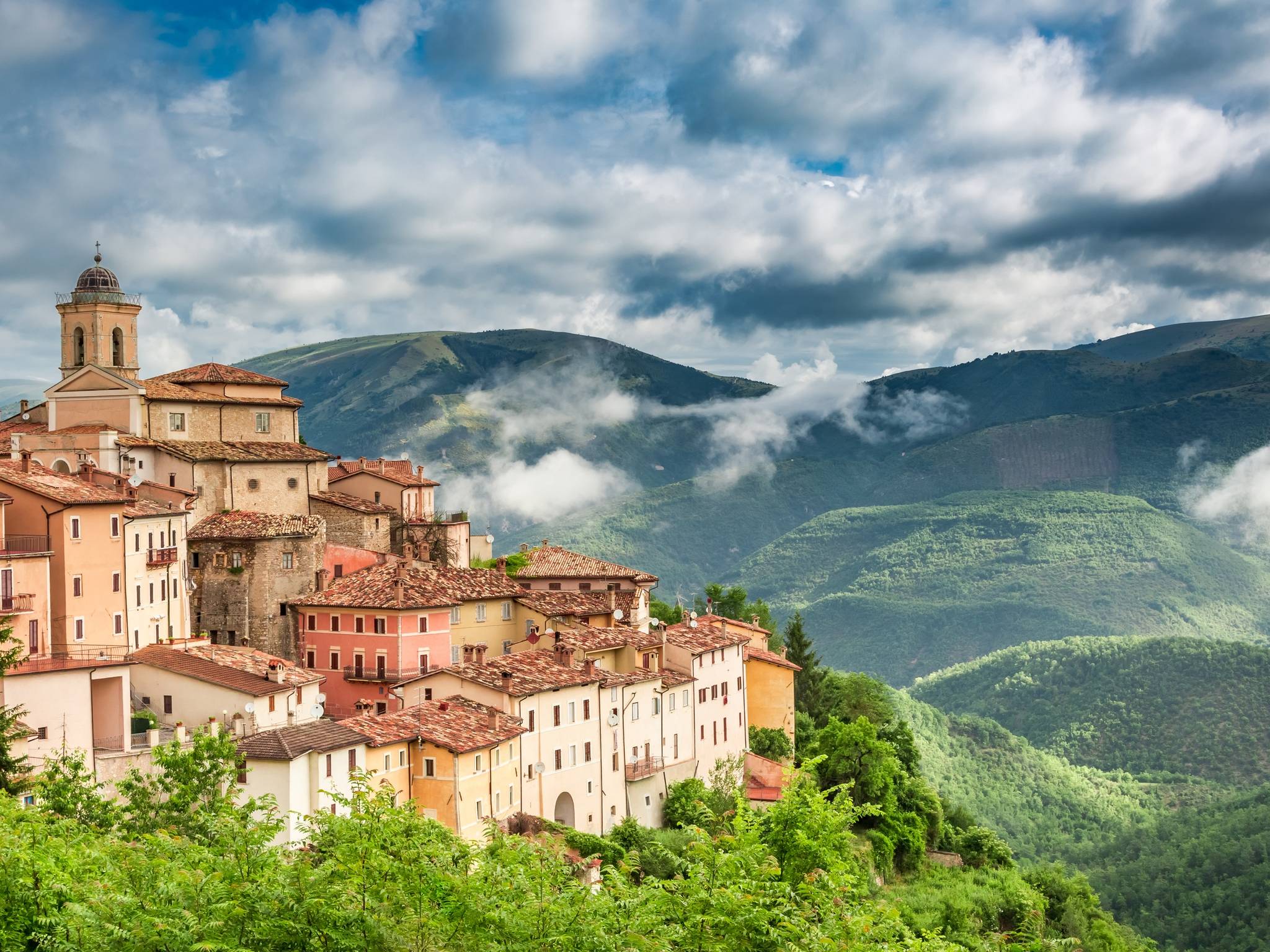 Tour nell'Umbria medioevale cover