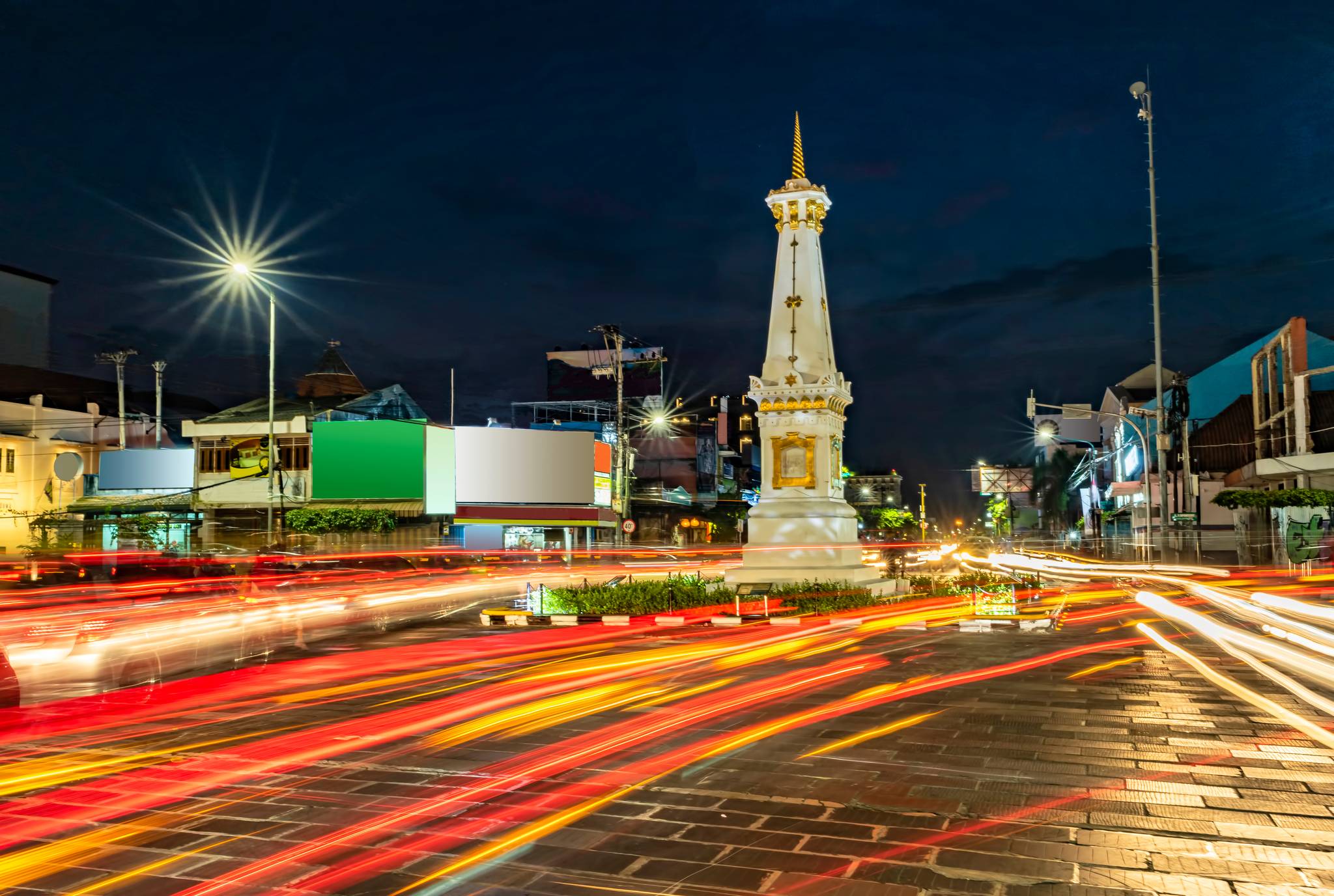 panorama notturno di yogyakarta