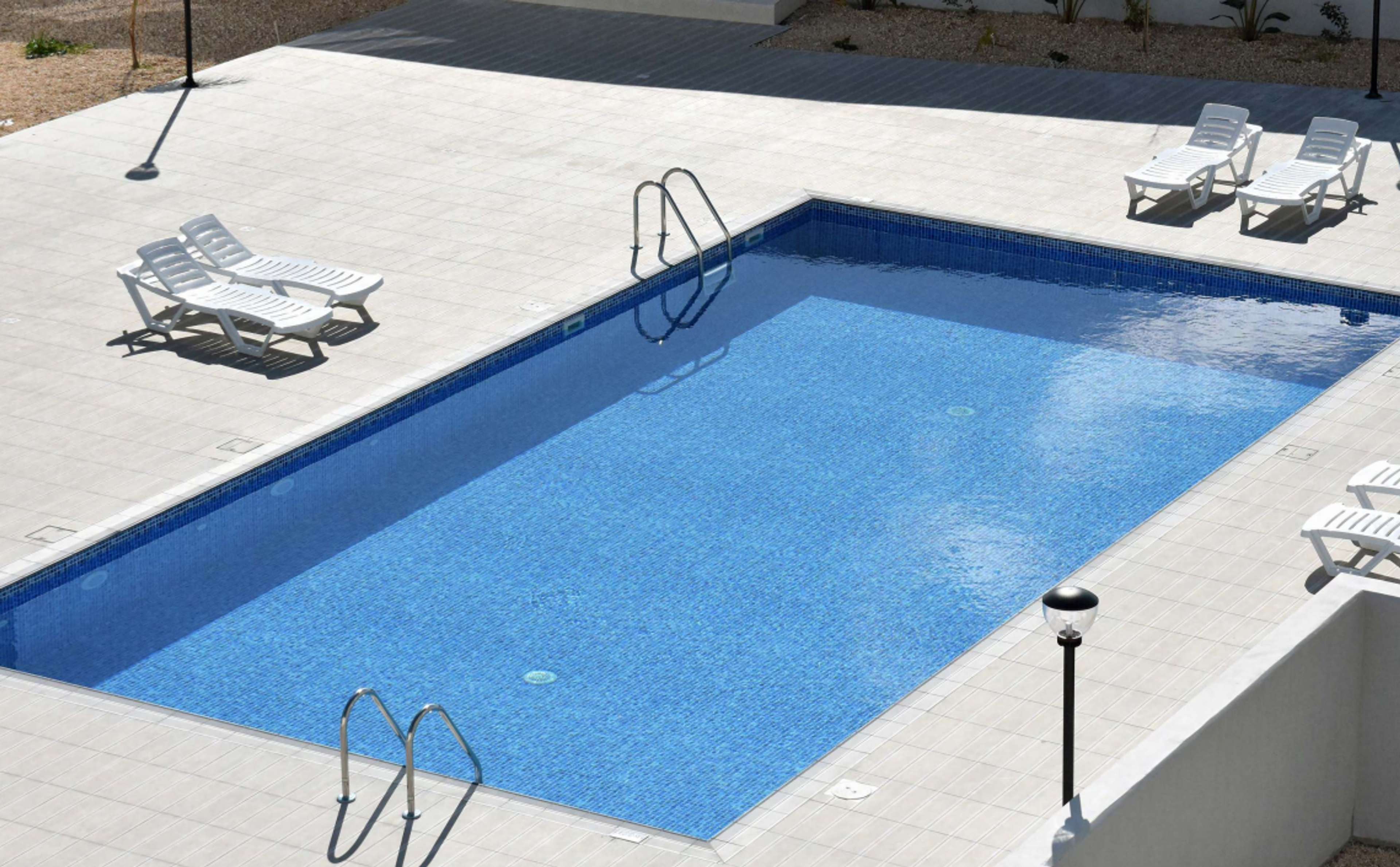 piscina uclan college cipro