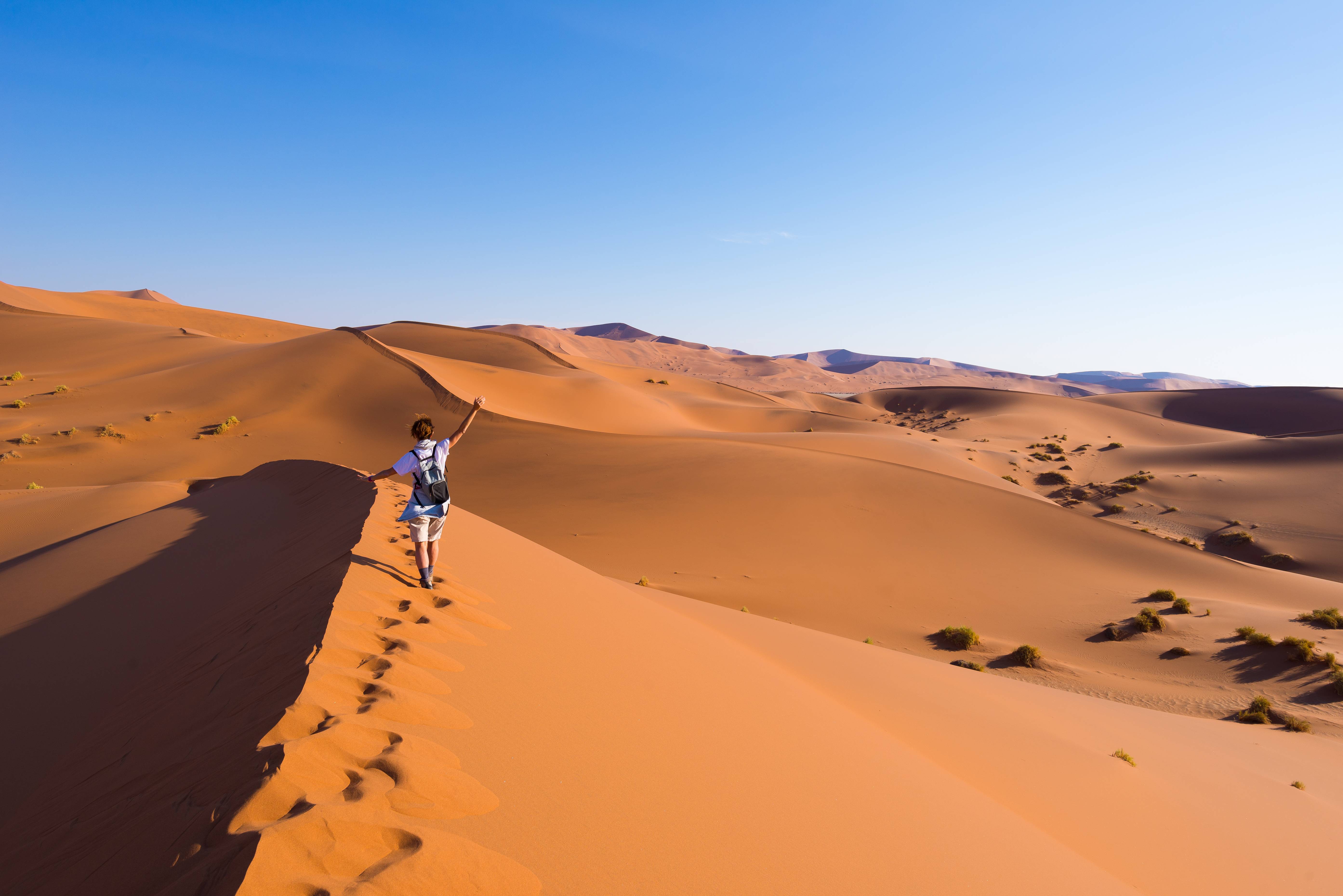 persona nel deserto