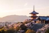pagoda al tramonto kyoto giappone