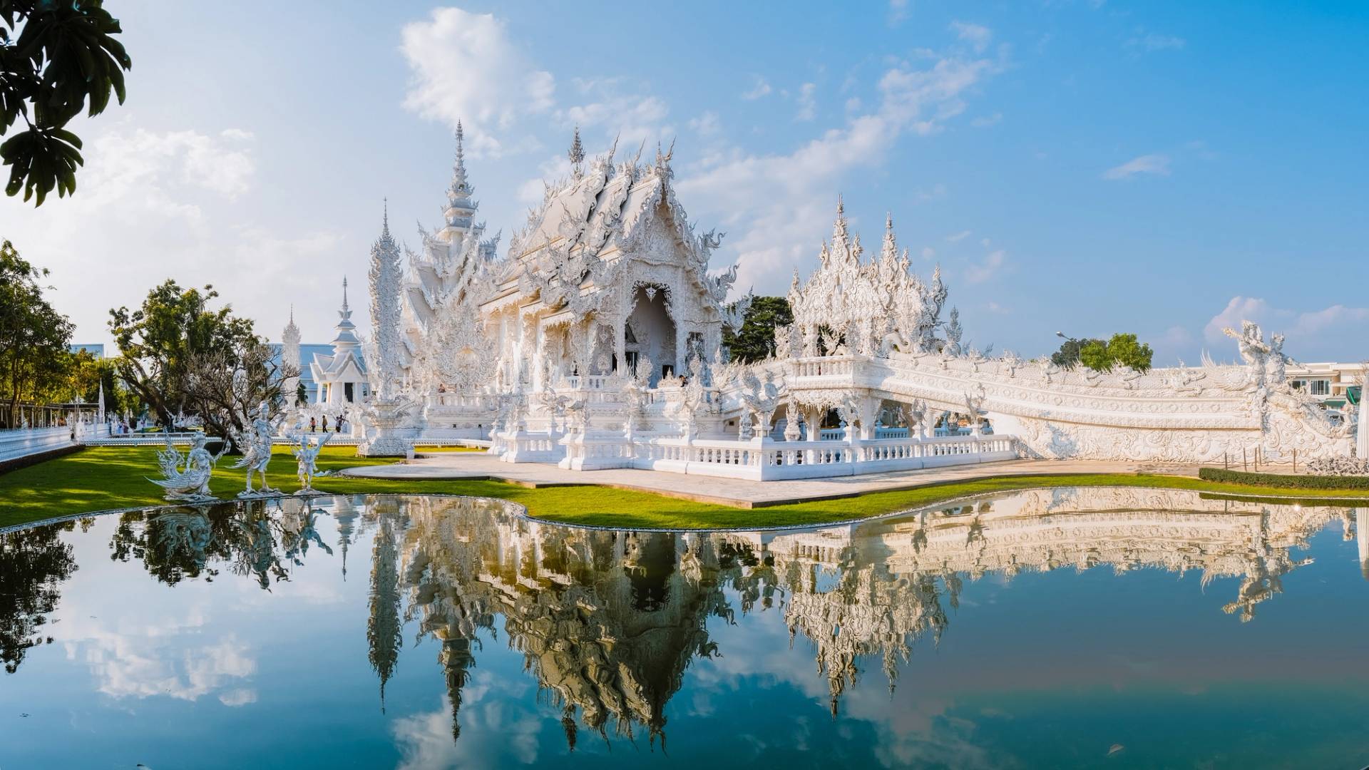 tempio bianco chiang rai
