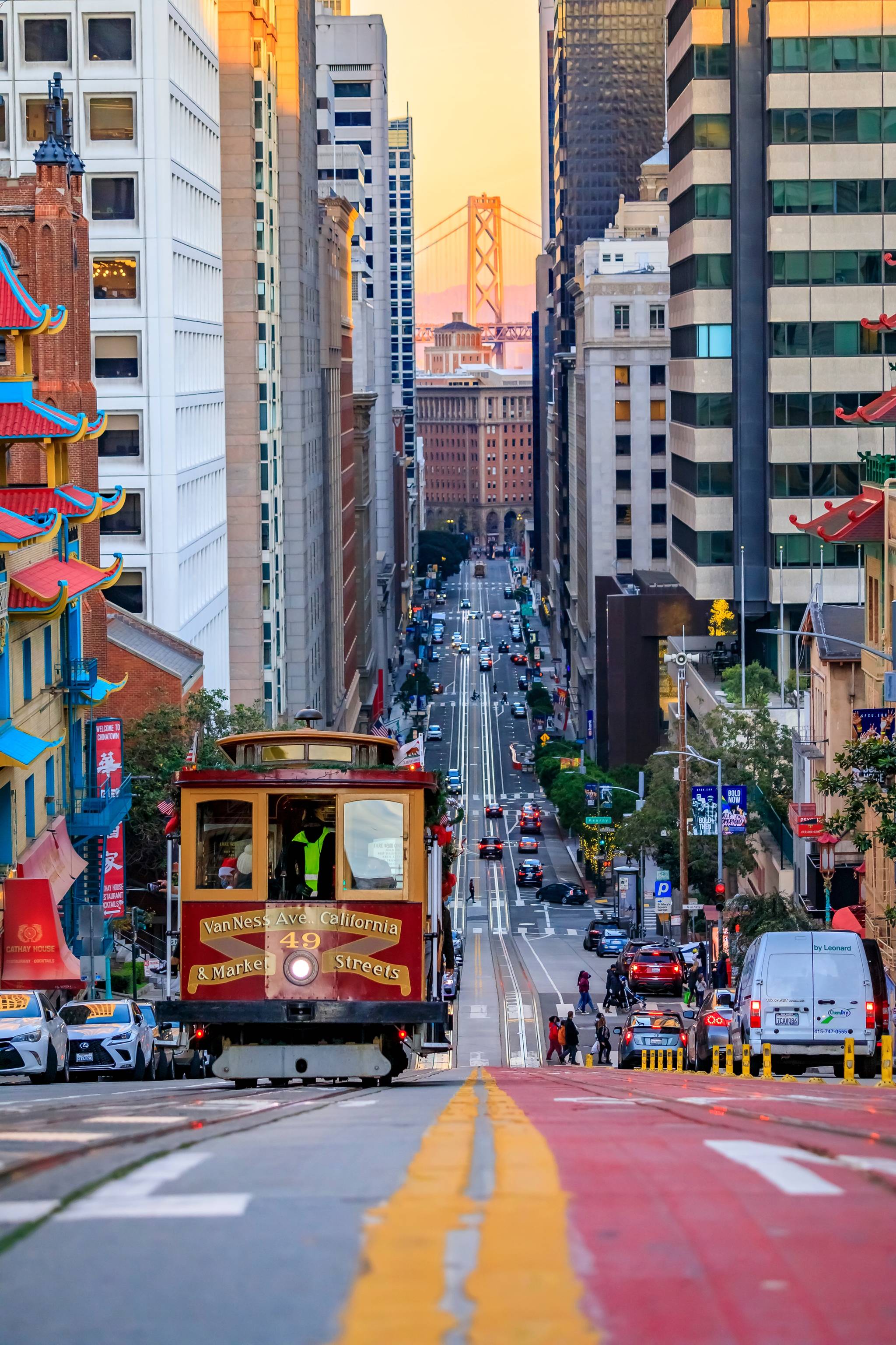 tipica via con il tram di san francisco