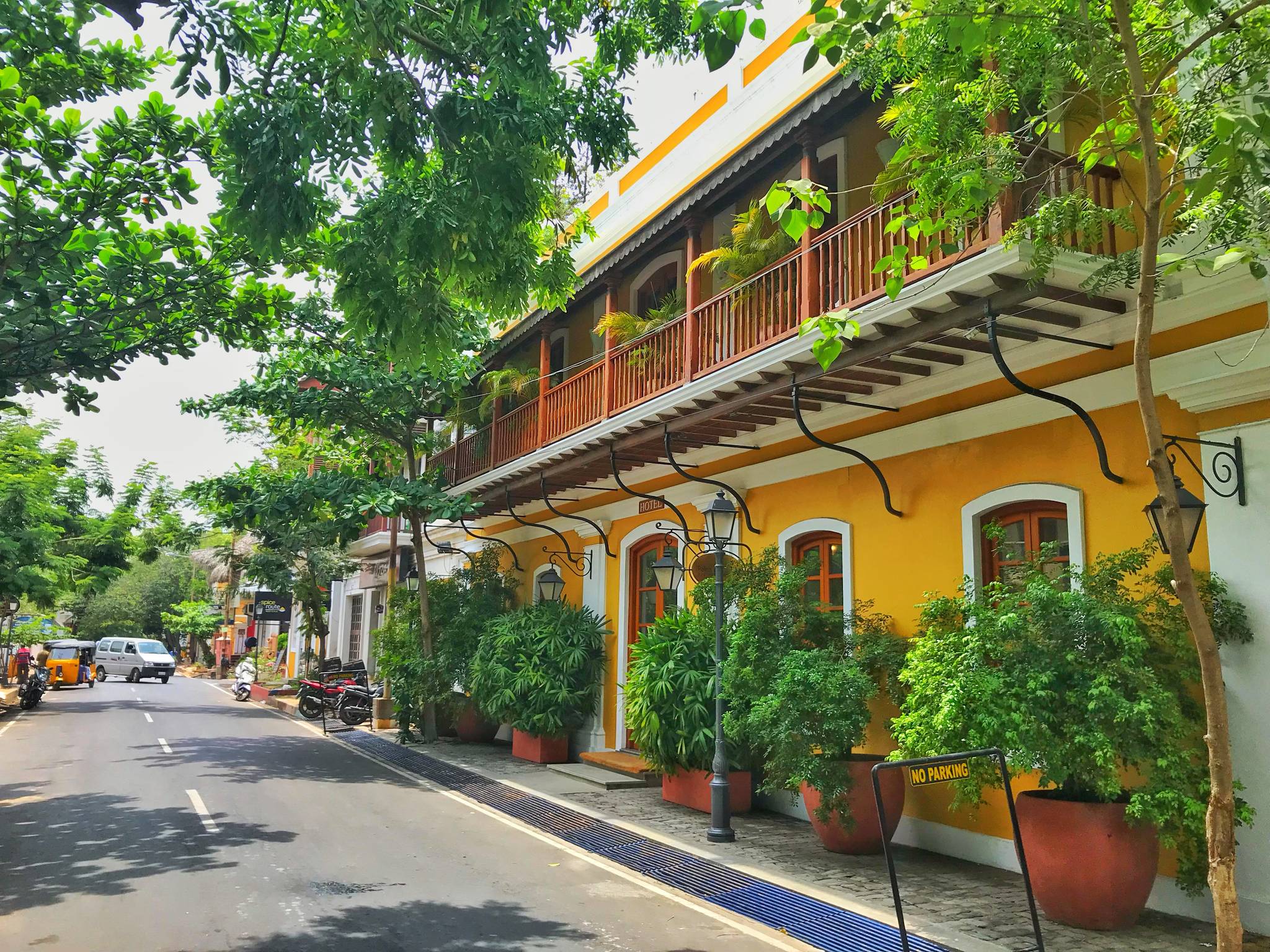facciata di un palazzo a pondicherry