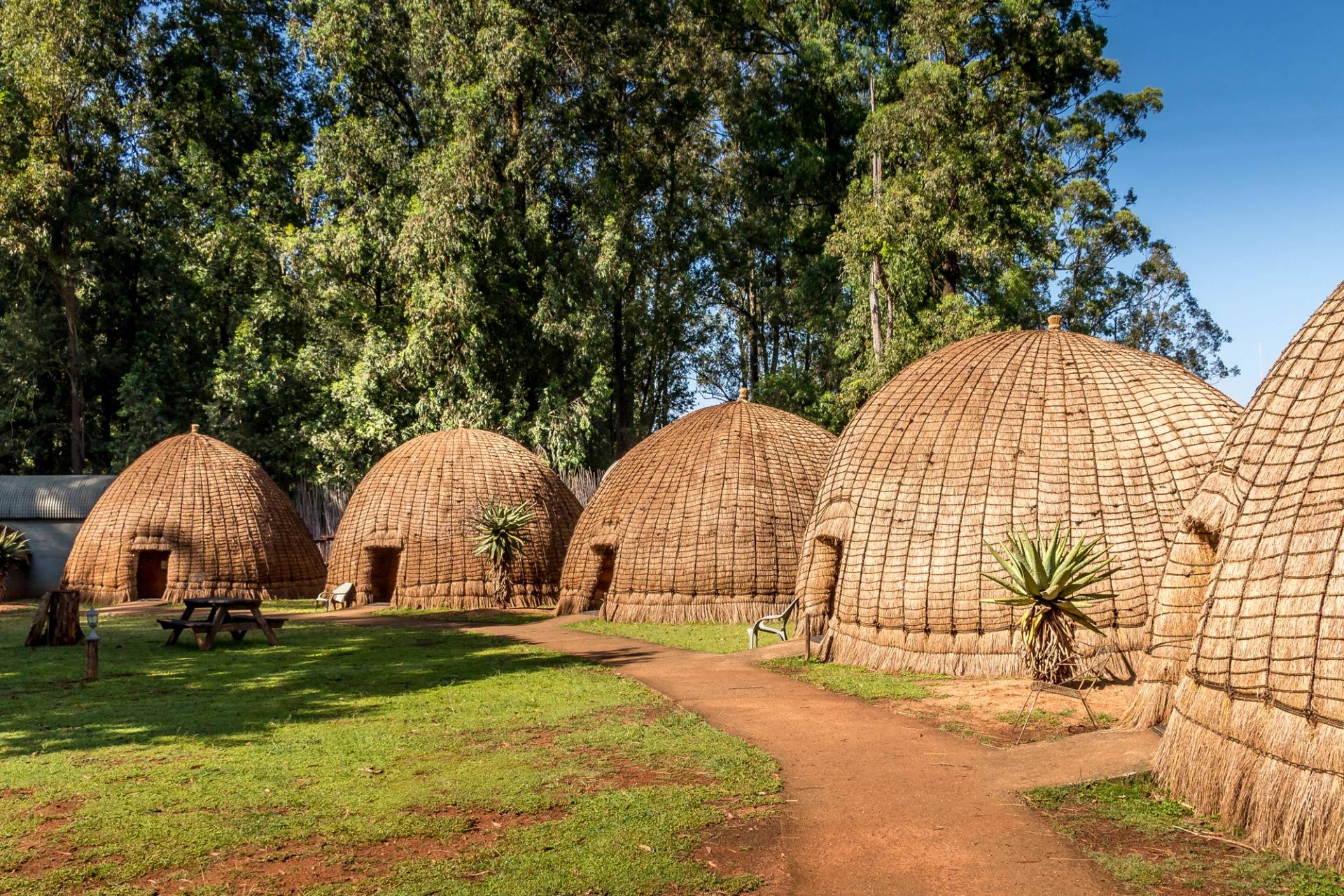 straw houses