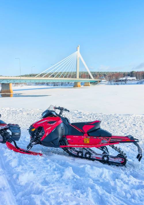 escursione in motoslitta