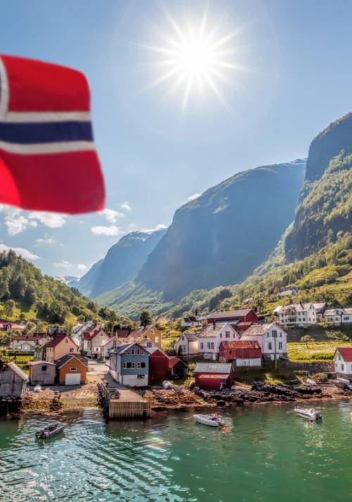 paese in norvegia sui fiordi