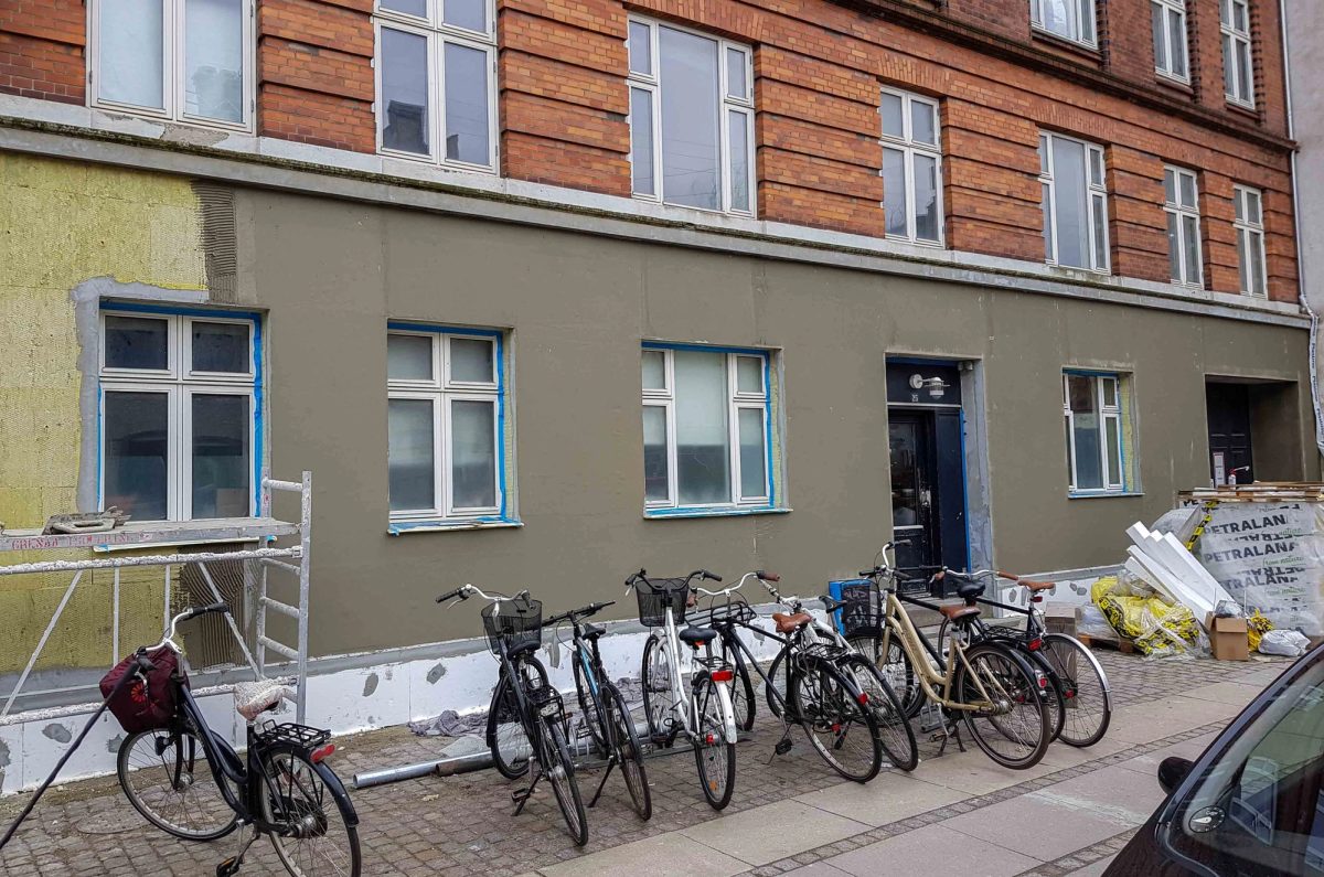 Udvendig helhedsrenovering af lejlighed, København Ø · Under arbejdet