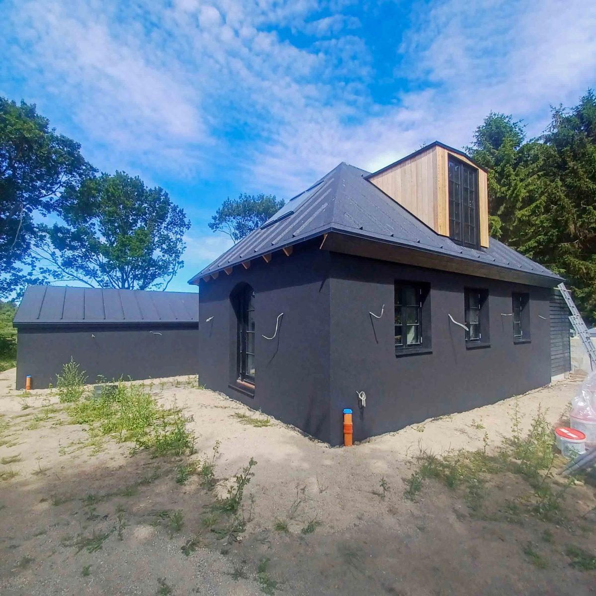 Helhedsrenovering af sort hus, Værløse. Efter arbejdet.