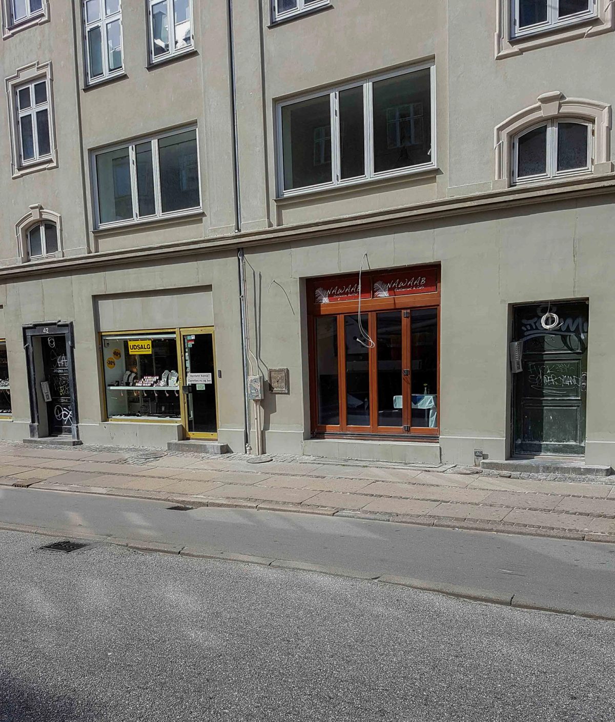 Facademaling af etageejendom, København. Før arbejdet.