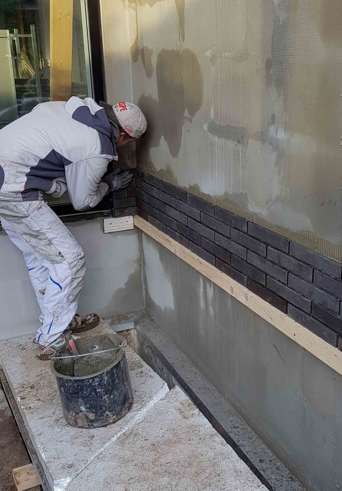 Facaderenovering i tegl, Herlev. Klinkerbeklædning. Under arbejdet.