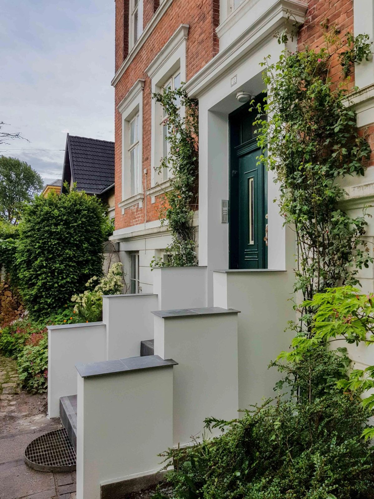 Renovering af indgangsparti og altaner, Frederiksberg. Efter arbejdet.