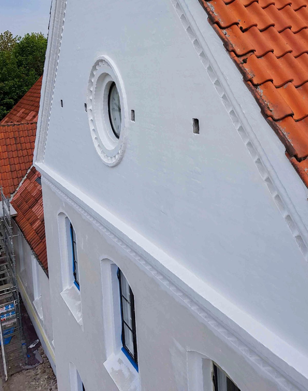 Facaderenovering af hus fra 1861, Slagelse. Facaden. Under arbejdet.
