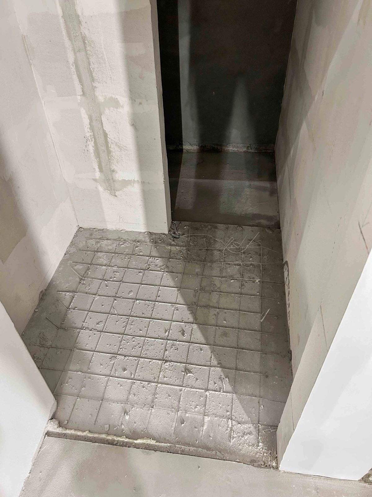 Indvendig erhvervsombygning, Gladsaxe. Under arbejdet.