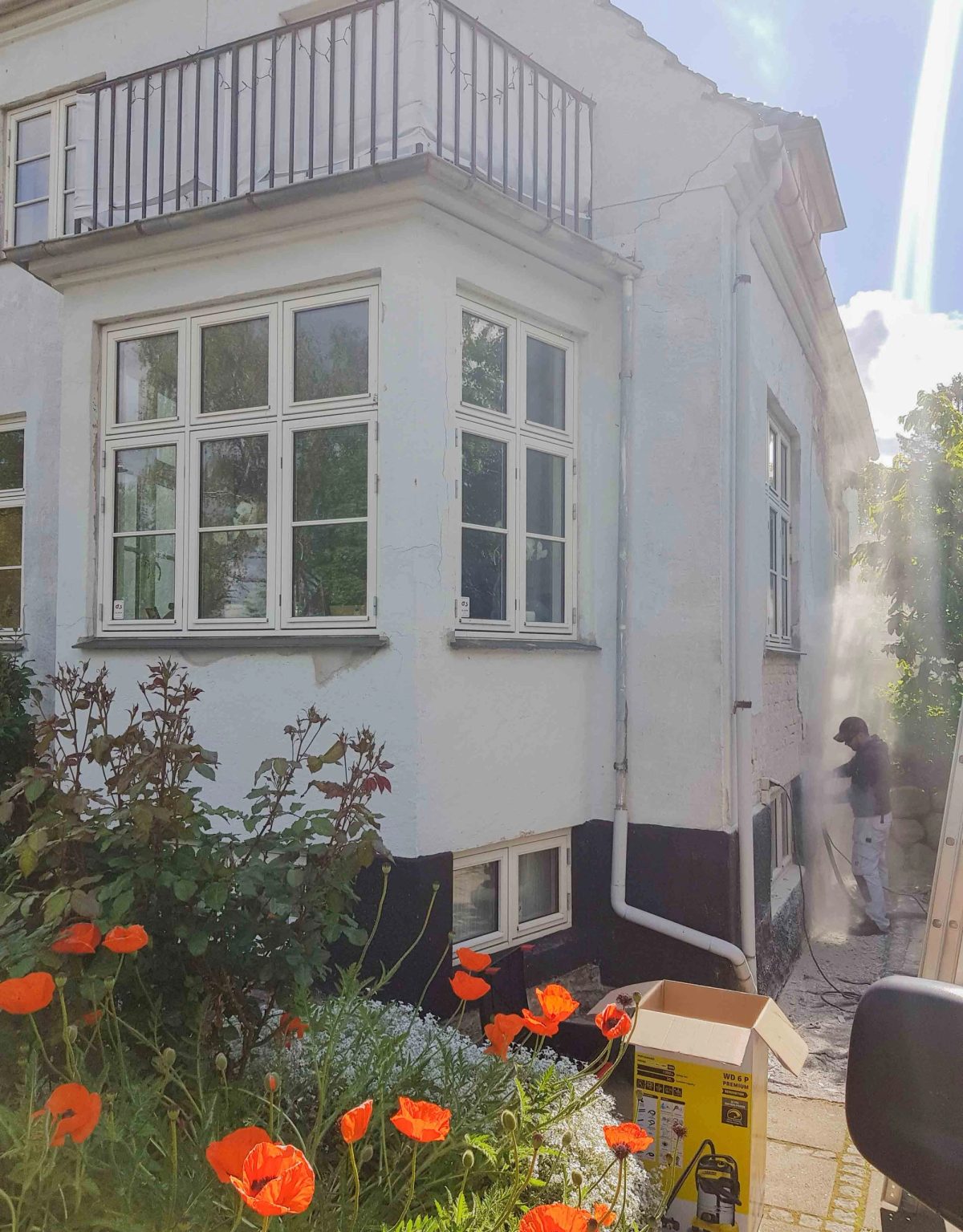 Hvid facaderenovering, Frederiksberg. Under arbejdet.