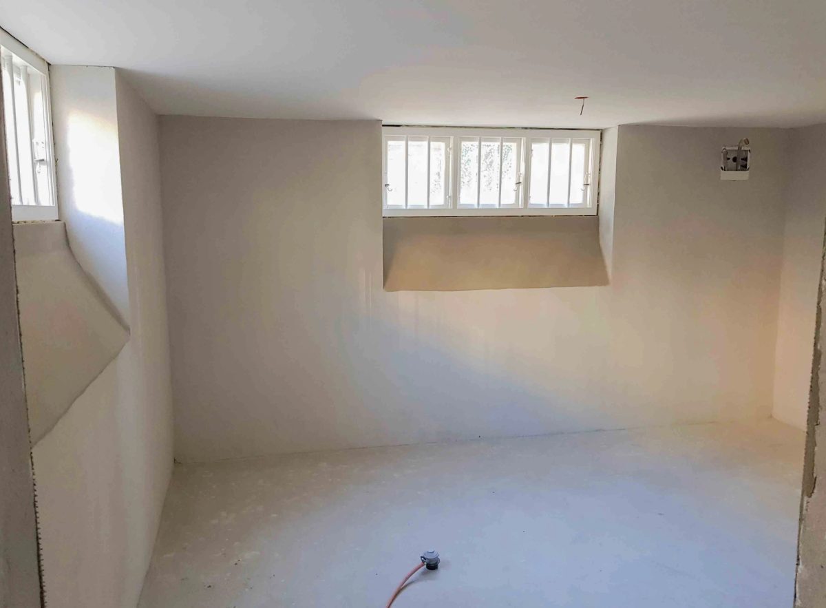 Renovering af kælder og indgangsparti, Frederiksberg. Under arbejdet.