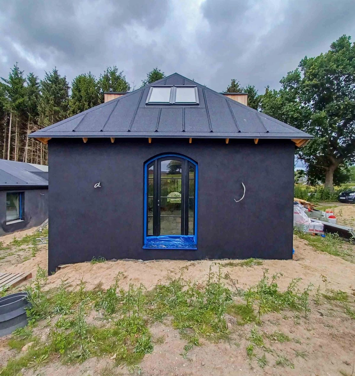 Helhedsrenovering af sort hus, Værløse. Efter arbejdet.