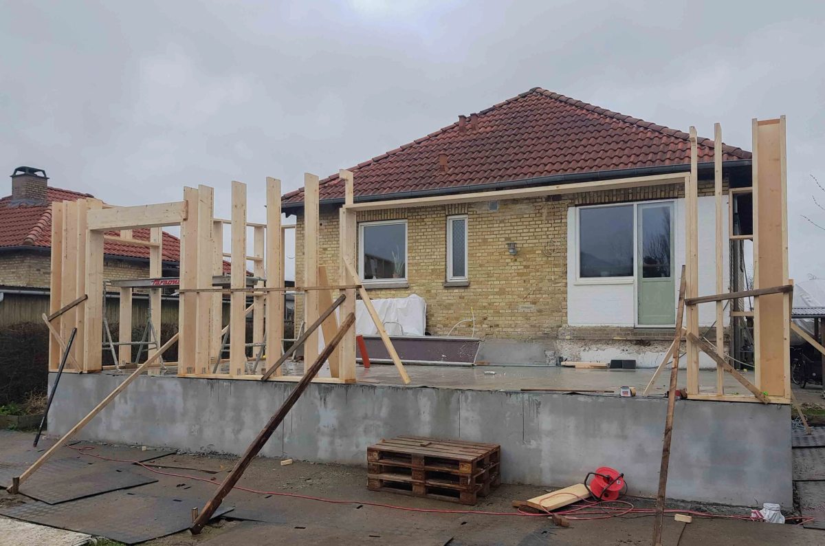 Tilbygning til hus, Valby. Under arbejdet.