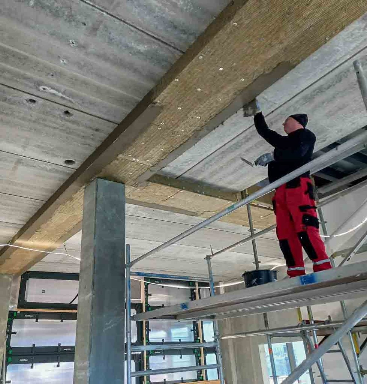 Indvendig erhvervsombygning, Gladsaxe. Under arbejdet.