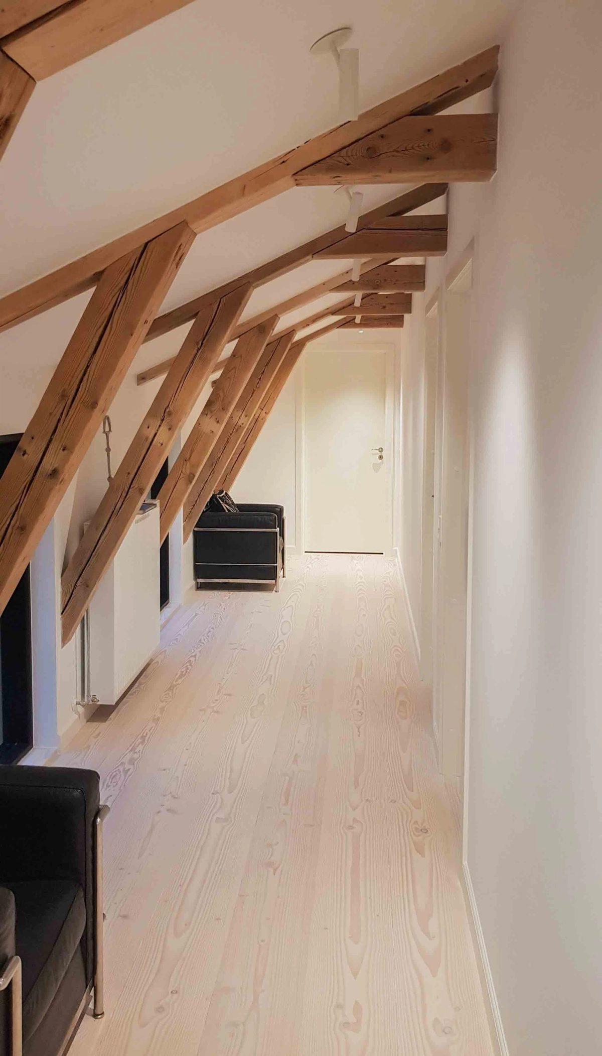 Helhedsrenovering af sort hus, Værløse. Under arbejdet.