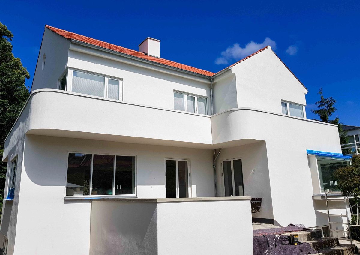 Facaderenovering efter skader på nyere villa, Gentofte. Facaden. Efter arbejdet.