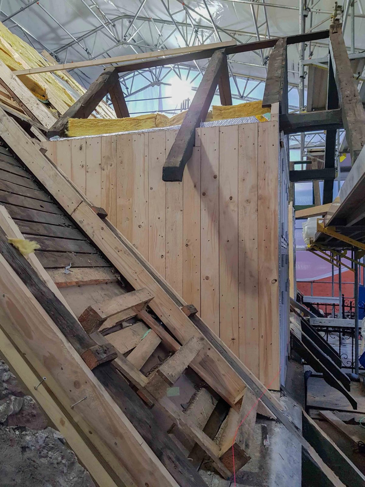 Facade- og tagrenovering, Hellerup. Under arbejdet.