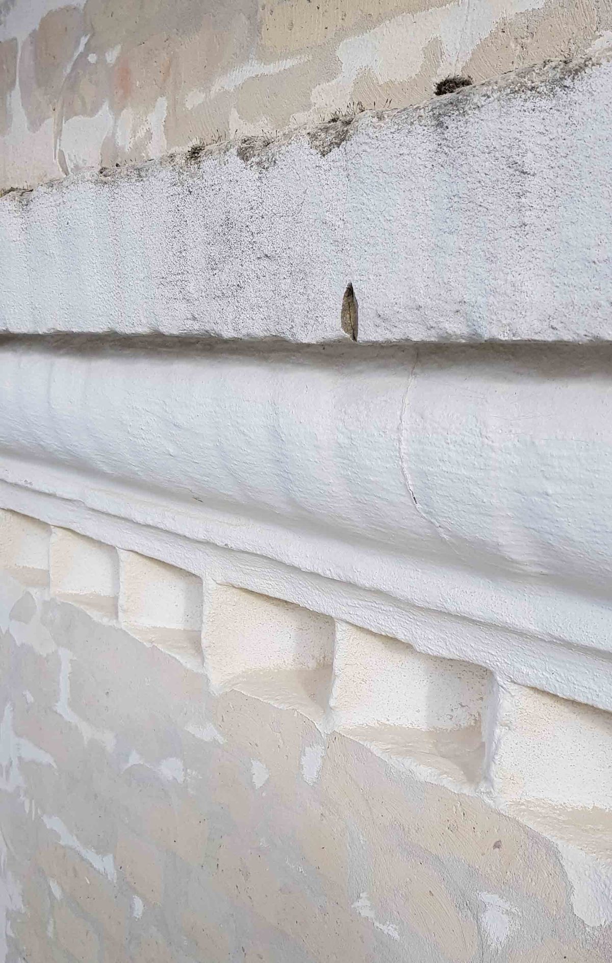 Facaderenovering af hus fra 1861, Slagelse. Detalje af facaden. Før arbejdet.